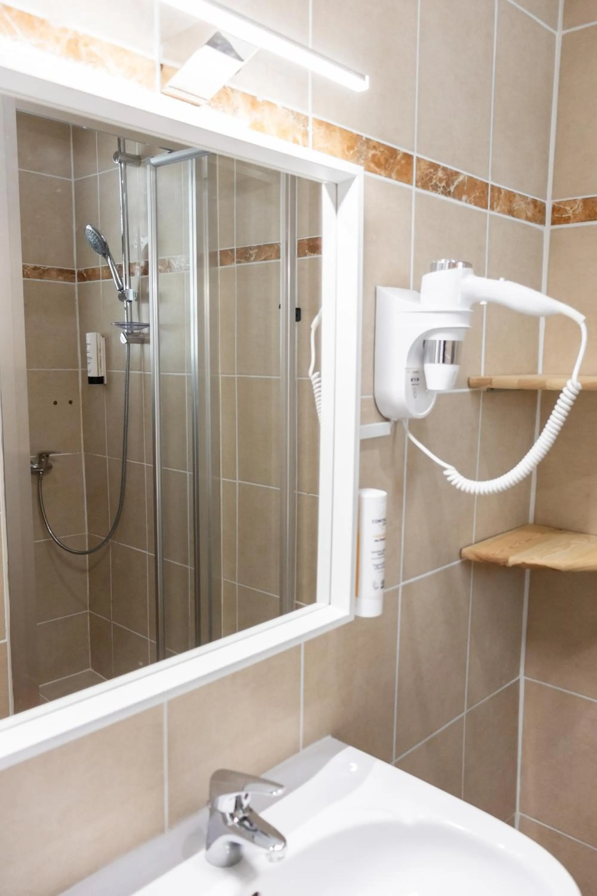 Bathroom in Hotel Les Rocailles