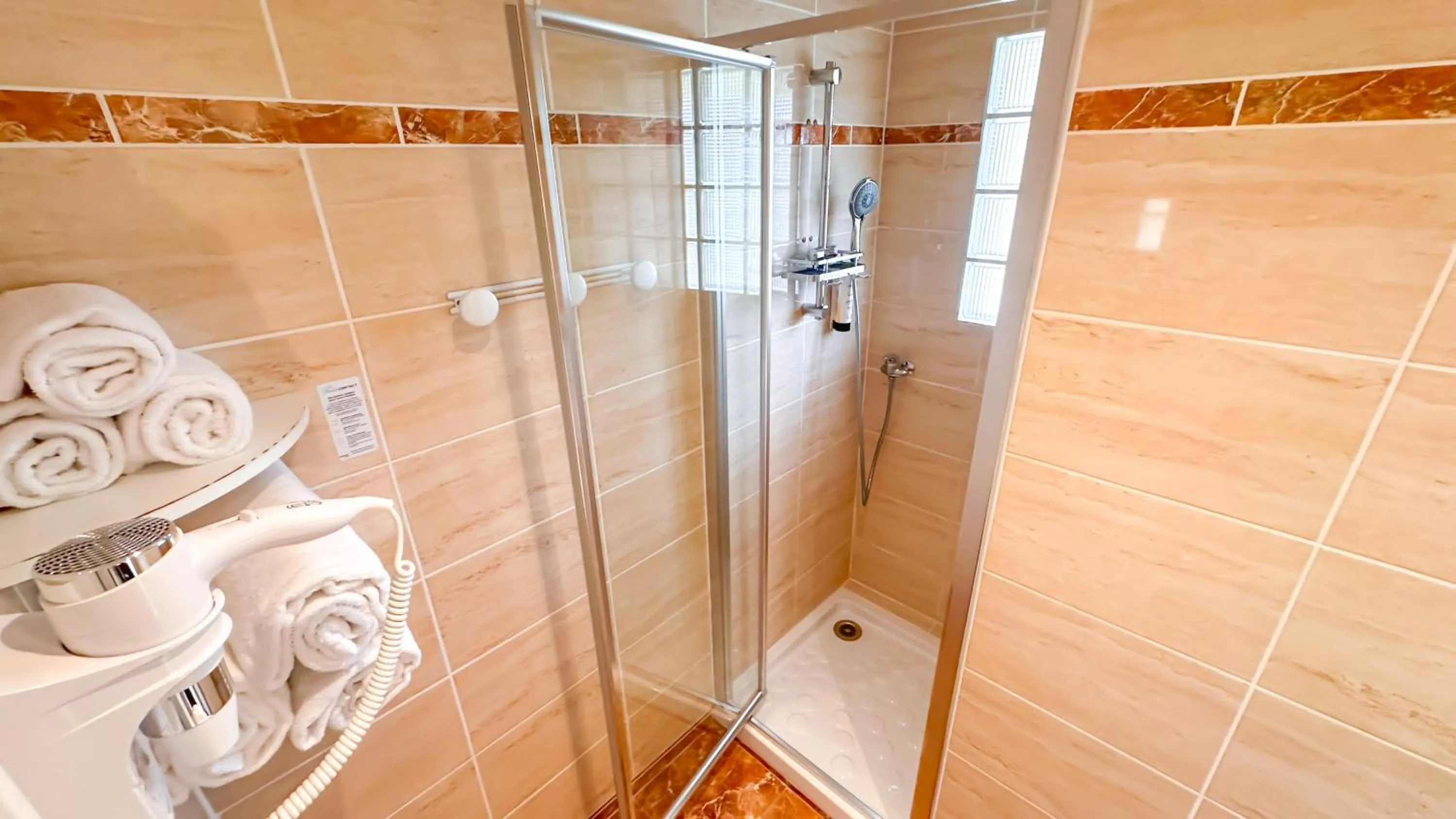 Shower in Hotel Les Rocailles