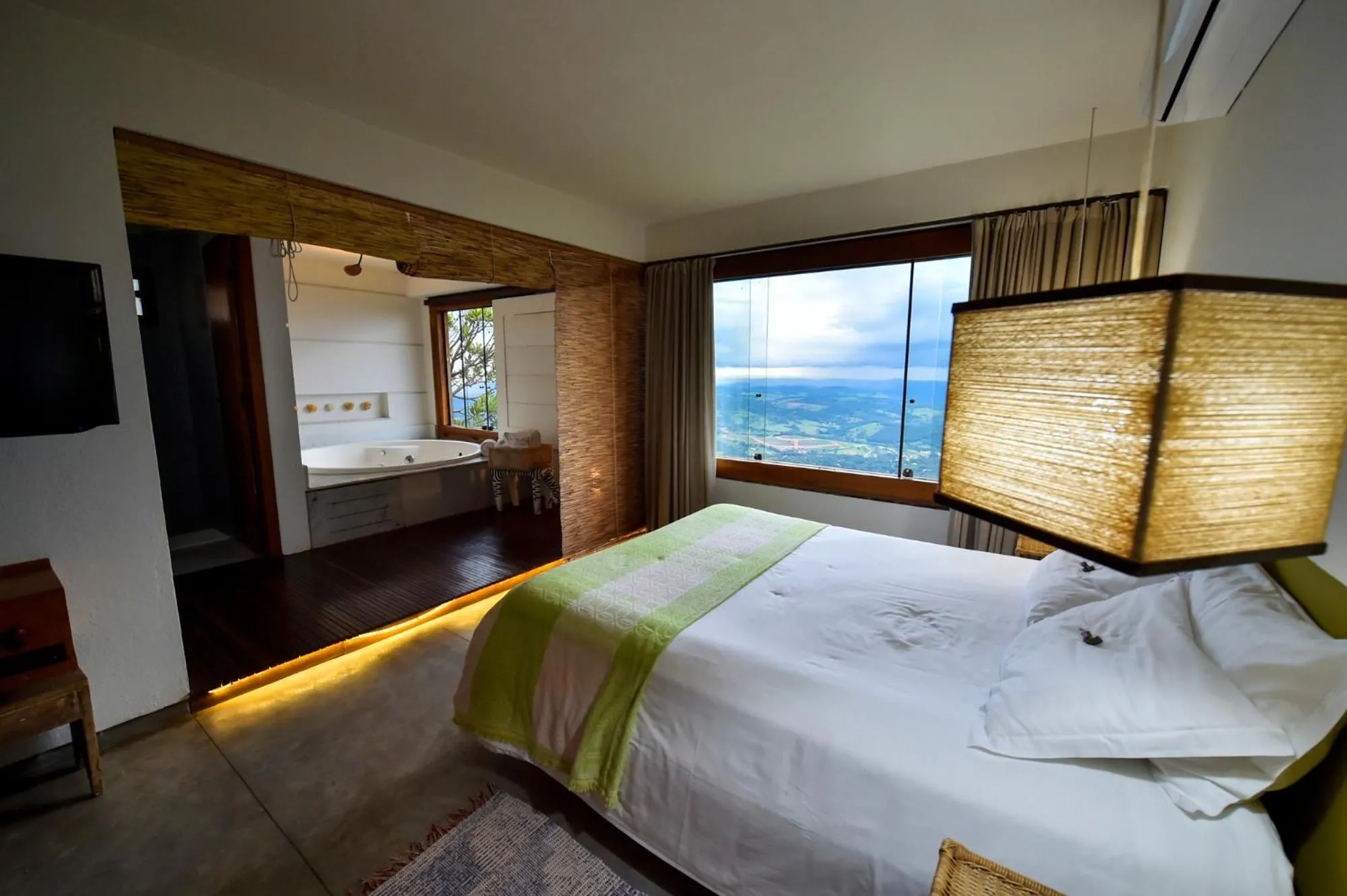 Suite with Hot Tub in Pousada Estalagem do Mirante