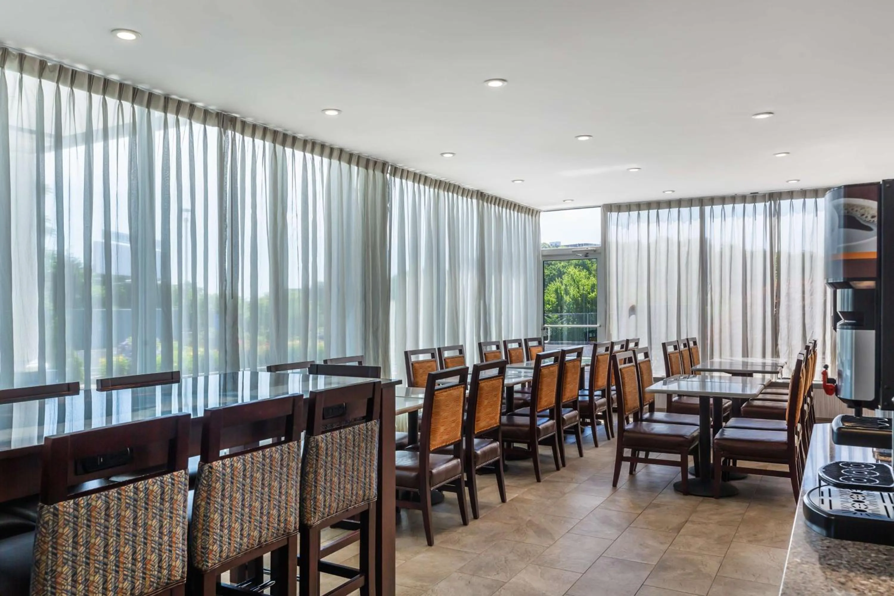 Breakfast in Best Western Braintree Inn