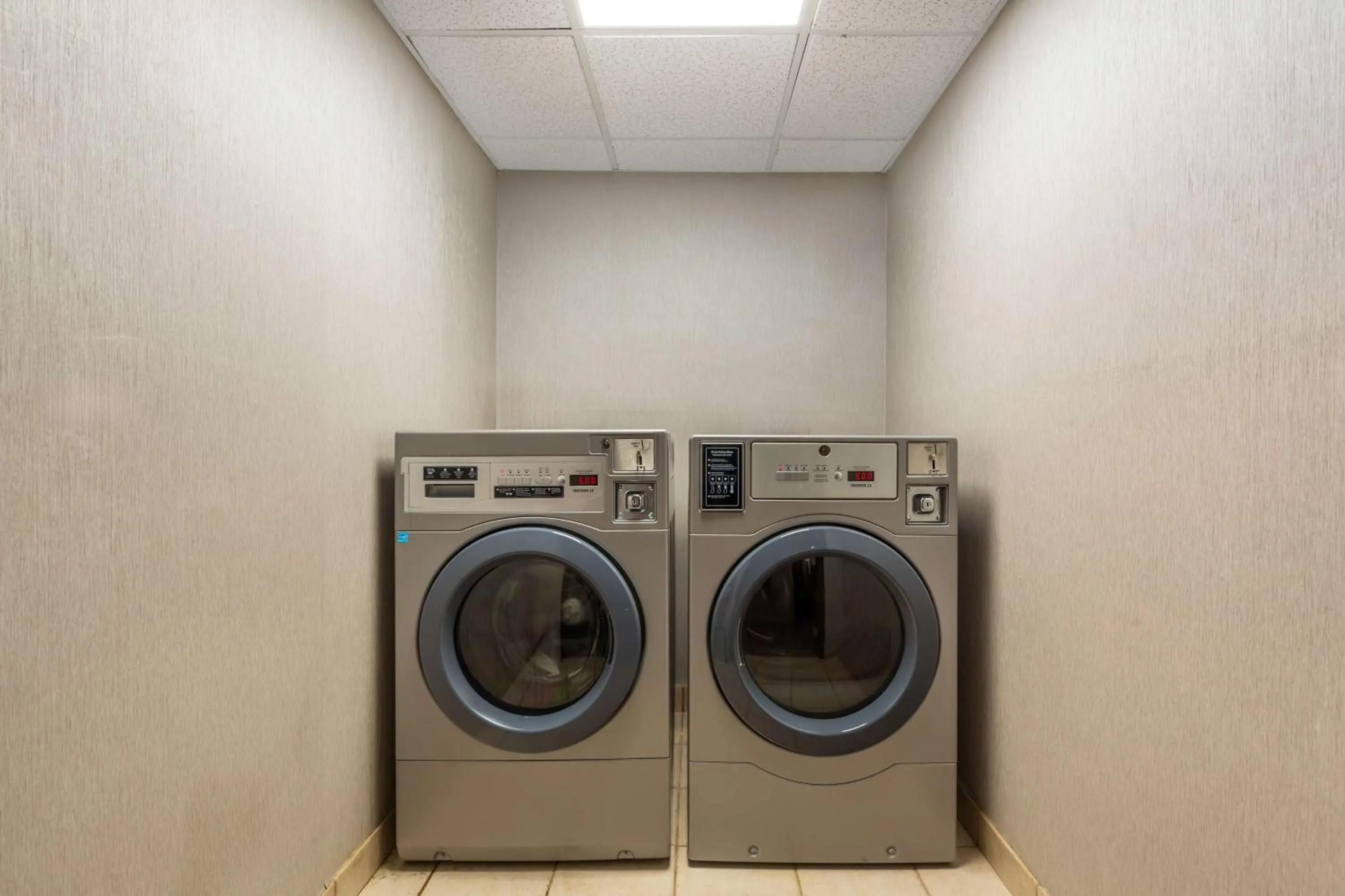 laundry in Best Western Braintree Inn
