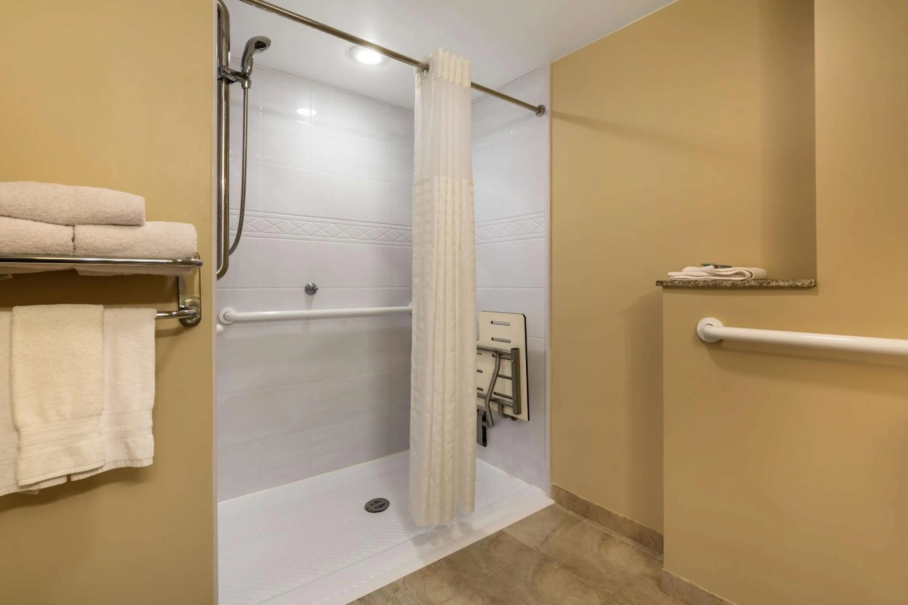 Bathroom in Best Western Braintree Inn