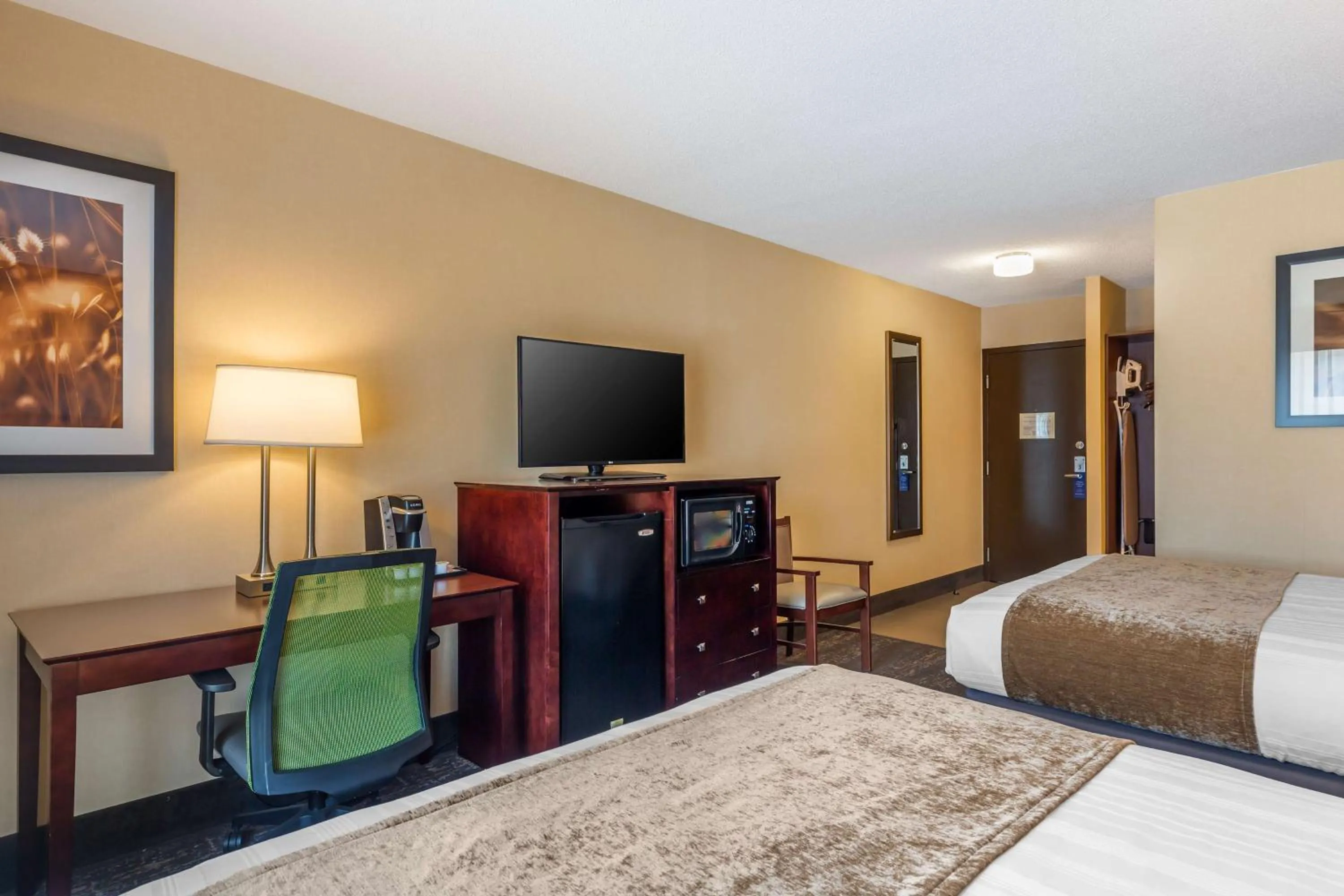 Bedroom, Bed in Best Western Braintree Inn