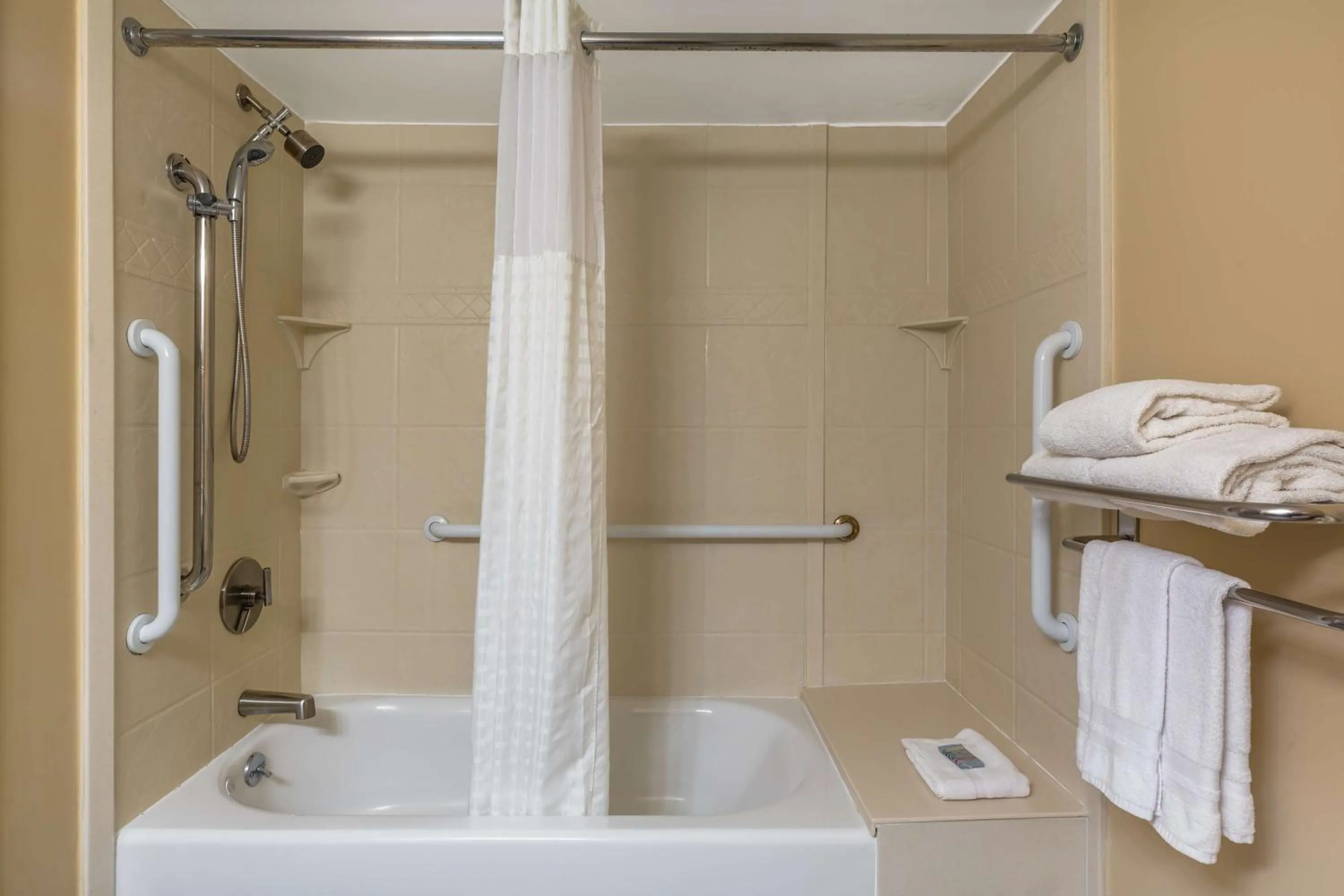 Bathroom in Best Western Braintree Inn