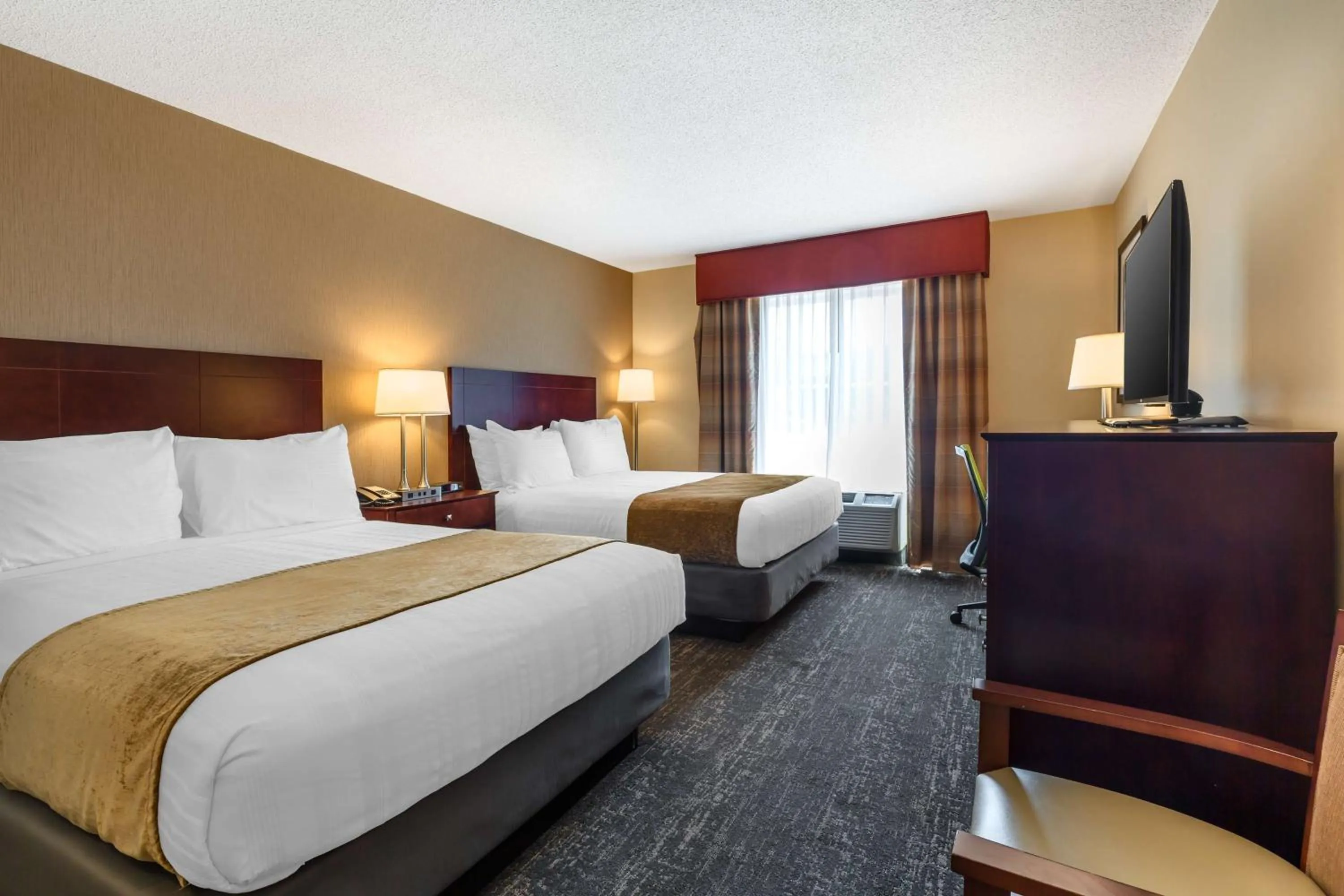 Bedroom, Bed in Best Western Braintree Inn