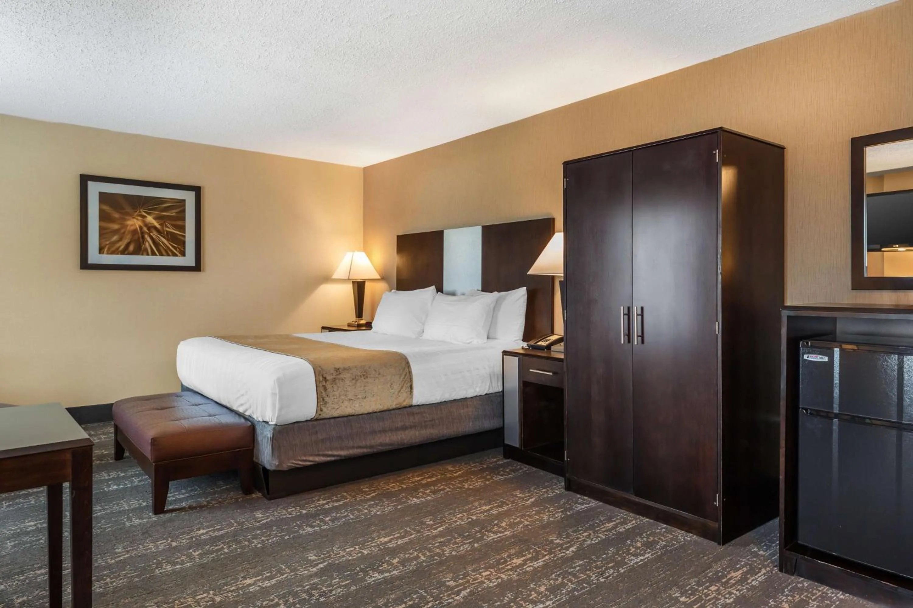 Bedroom, Bed in Best Western Braintree Inn