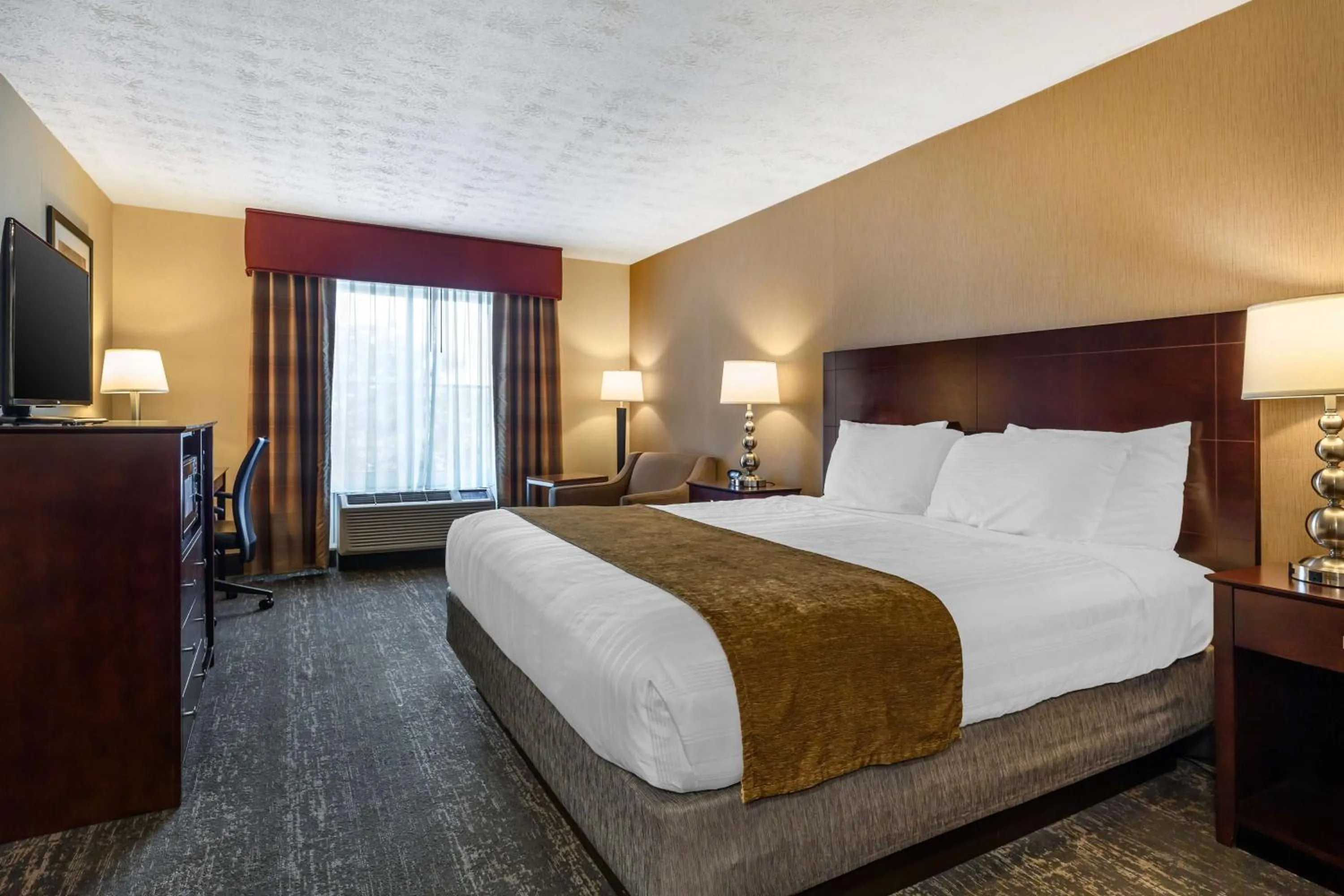 Bedroom, Bed in Best Western Braintree Inn