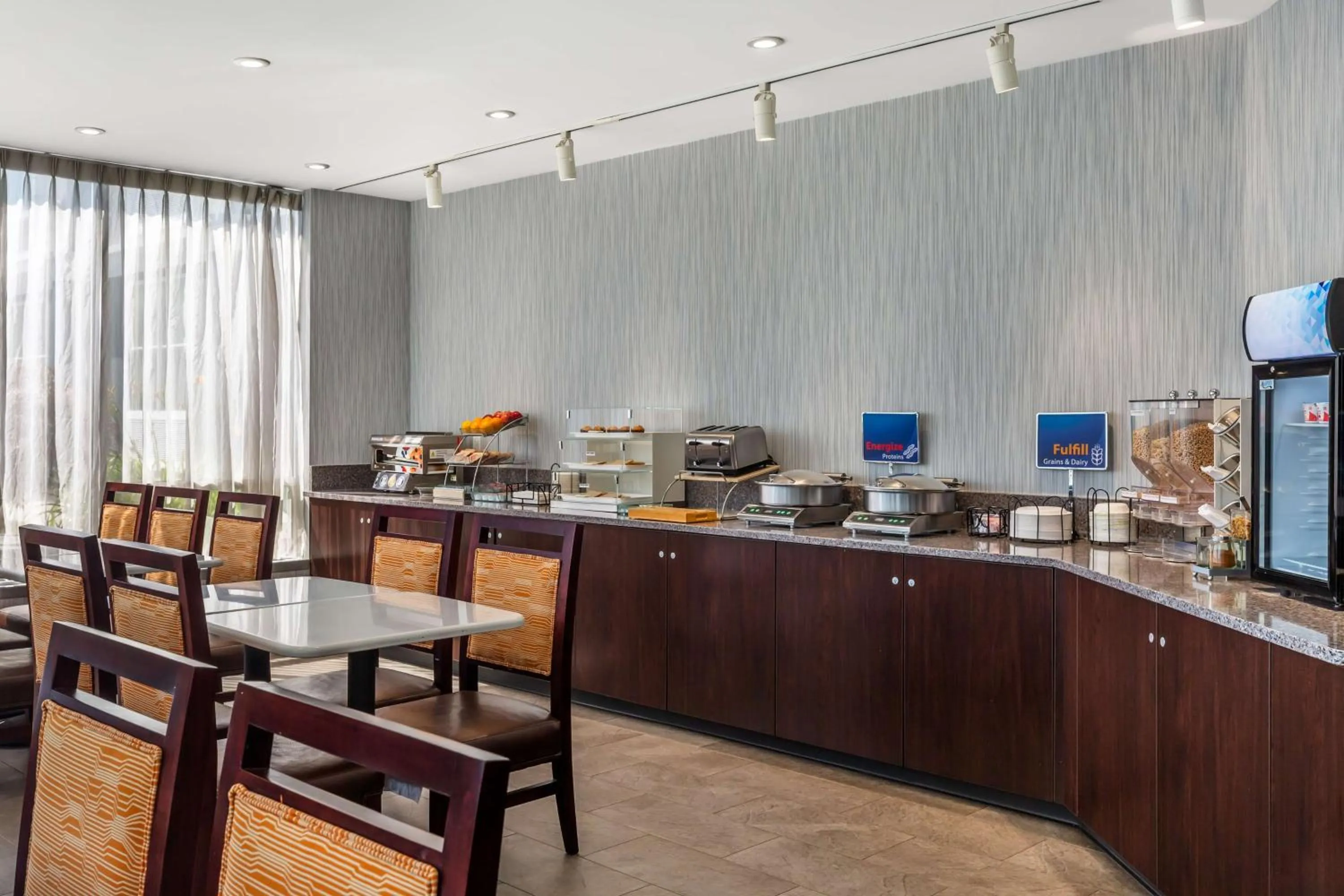 Breakfast in Best Western Braintree Inn