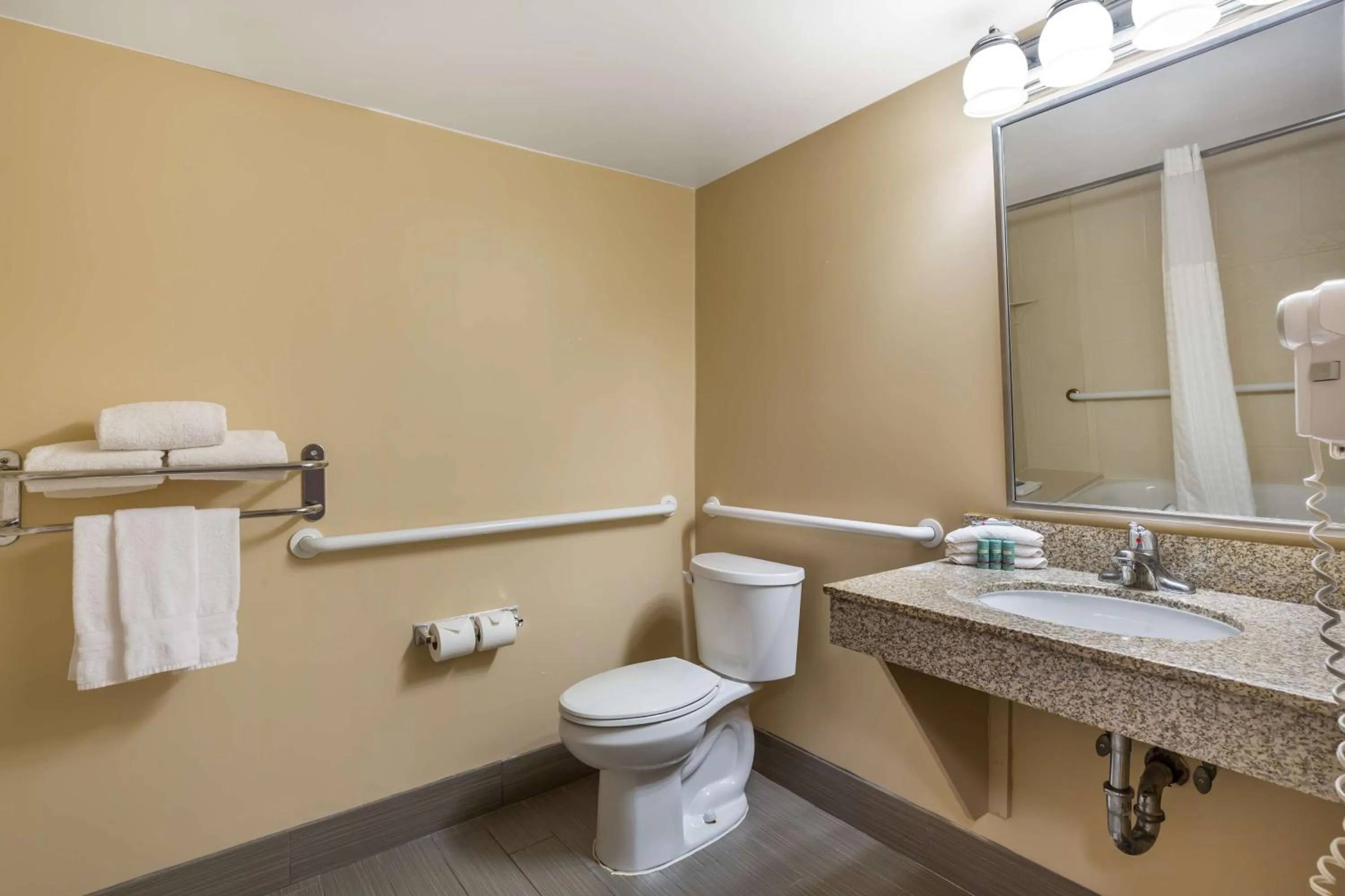 Bathroom in Best Western Braintree Inn