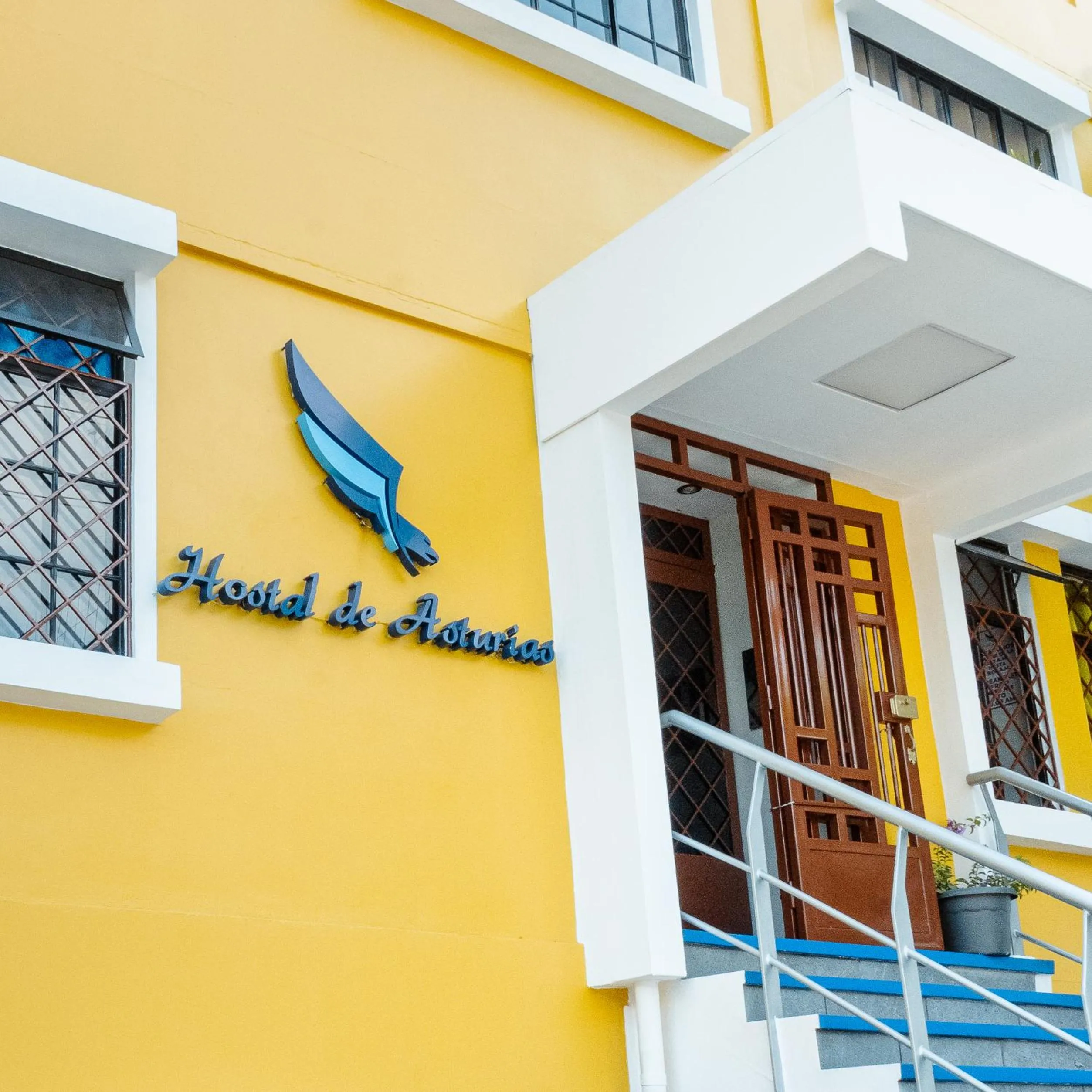 Property building in Hostal de Asturias