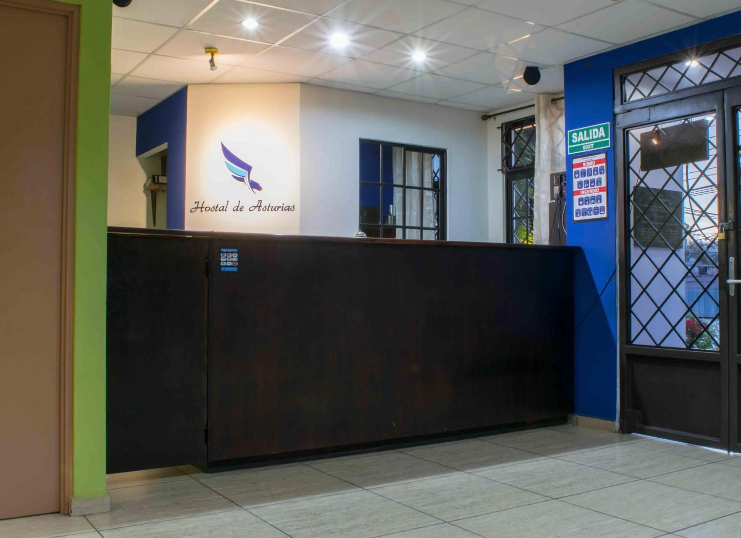 Facade/entrance in Hostal de Asturias