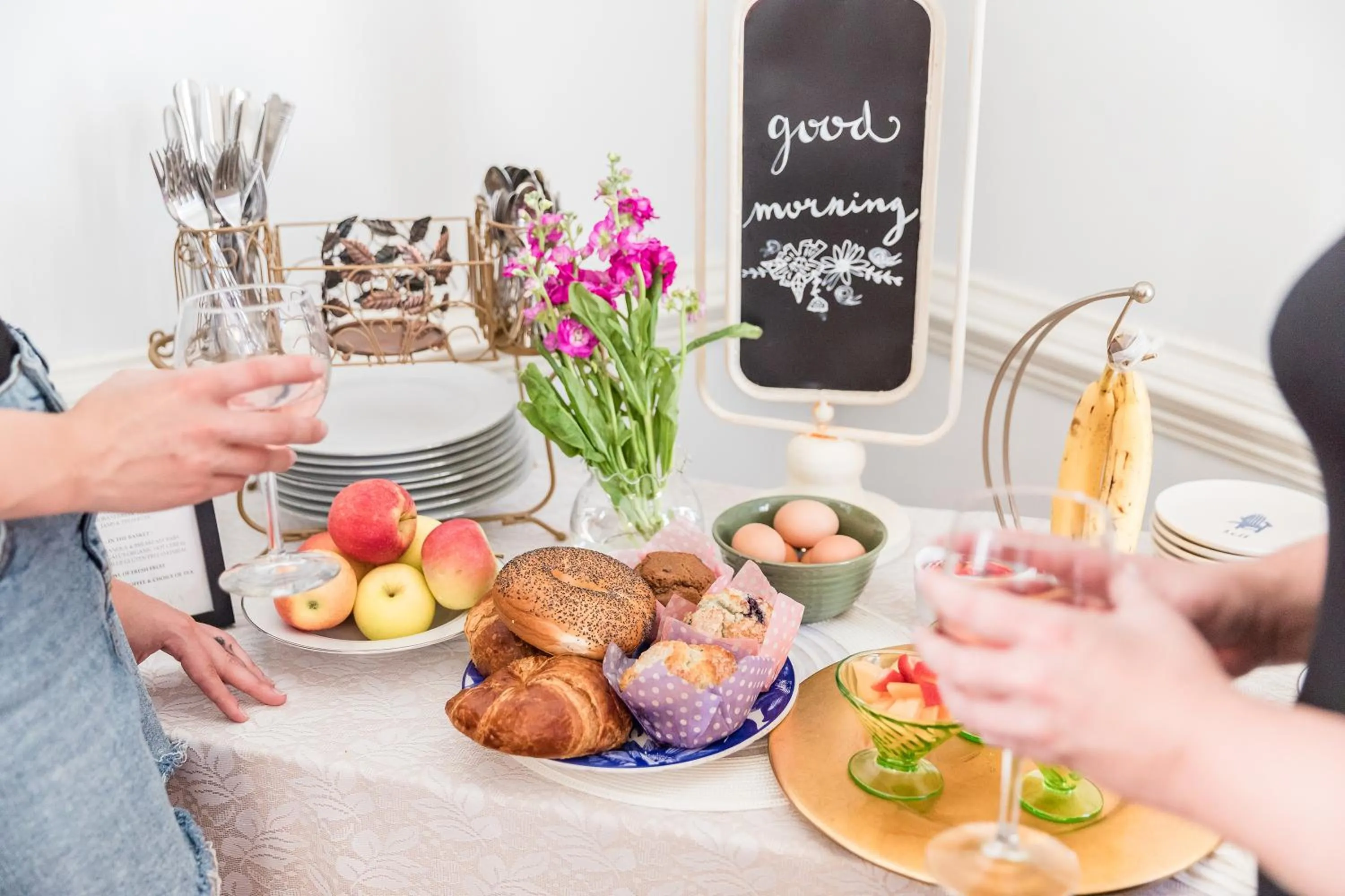 Continental breakfast in West Park Gardens