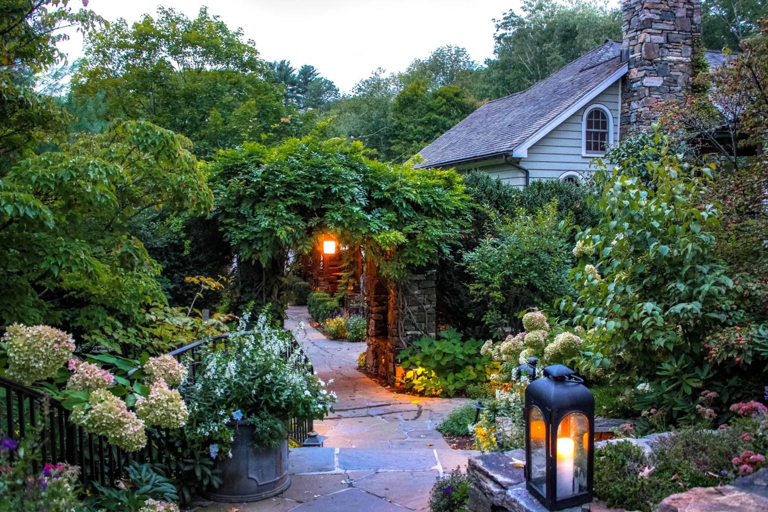 Facade/entrance in Bedford Post Inn