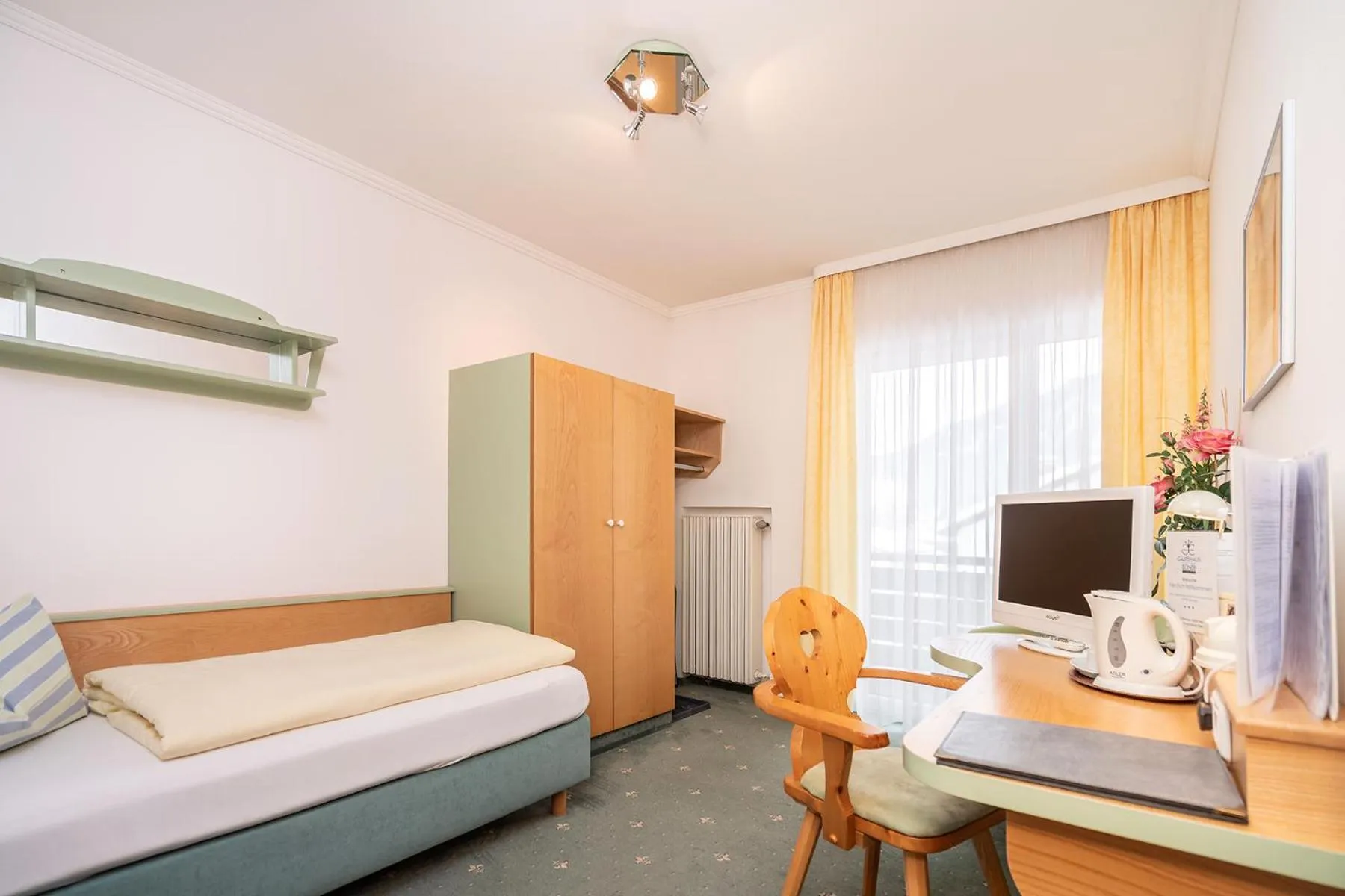 Bed in Hotel Sonnenspitz ***