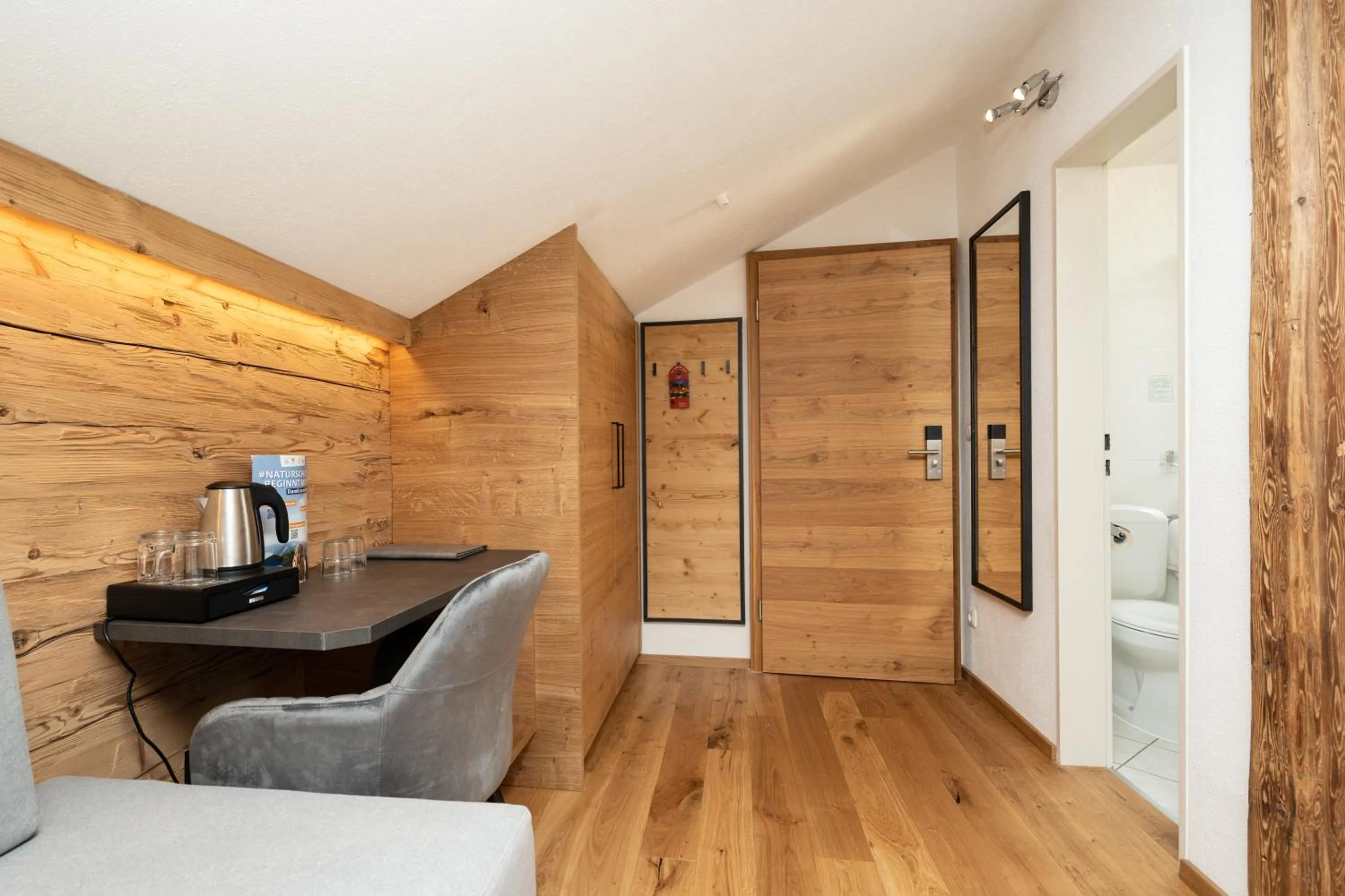 Photo of the whole room in Hotel Sonnenspitz ***