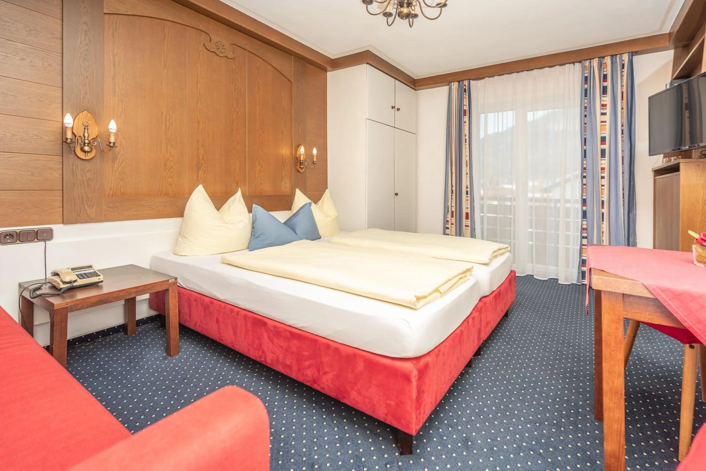 Bed in Hotel Sonnenspitz ***