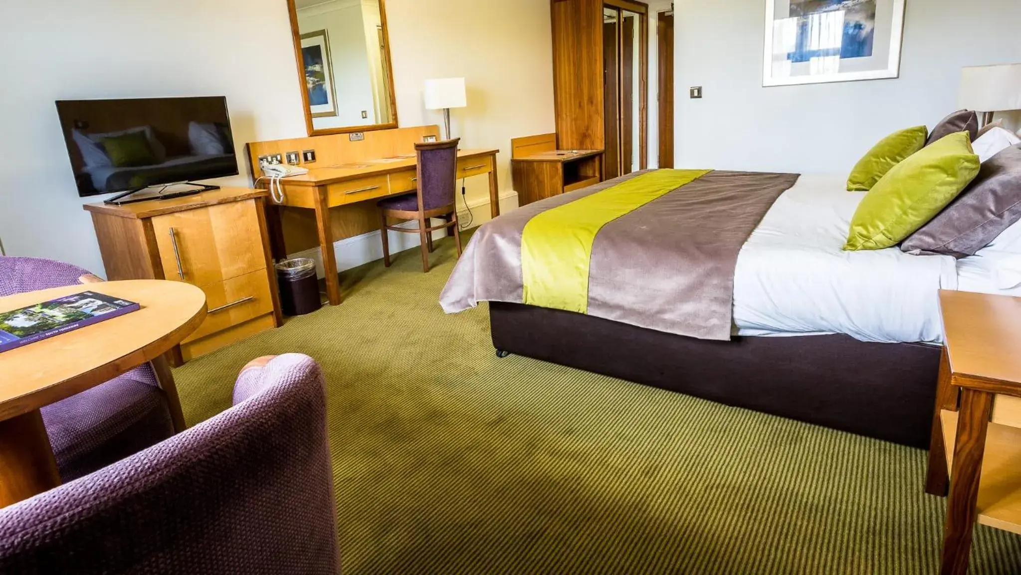 Bathroom, Bed in Hellaby Hall Hotel; BW Signature Collection