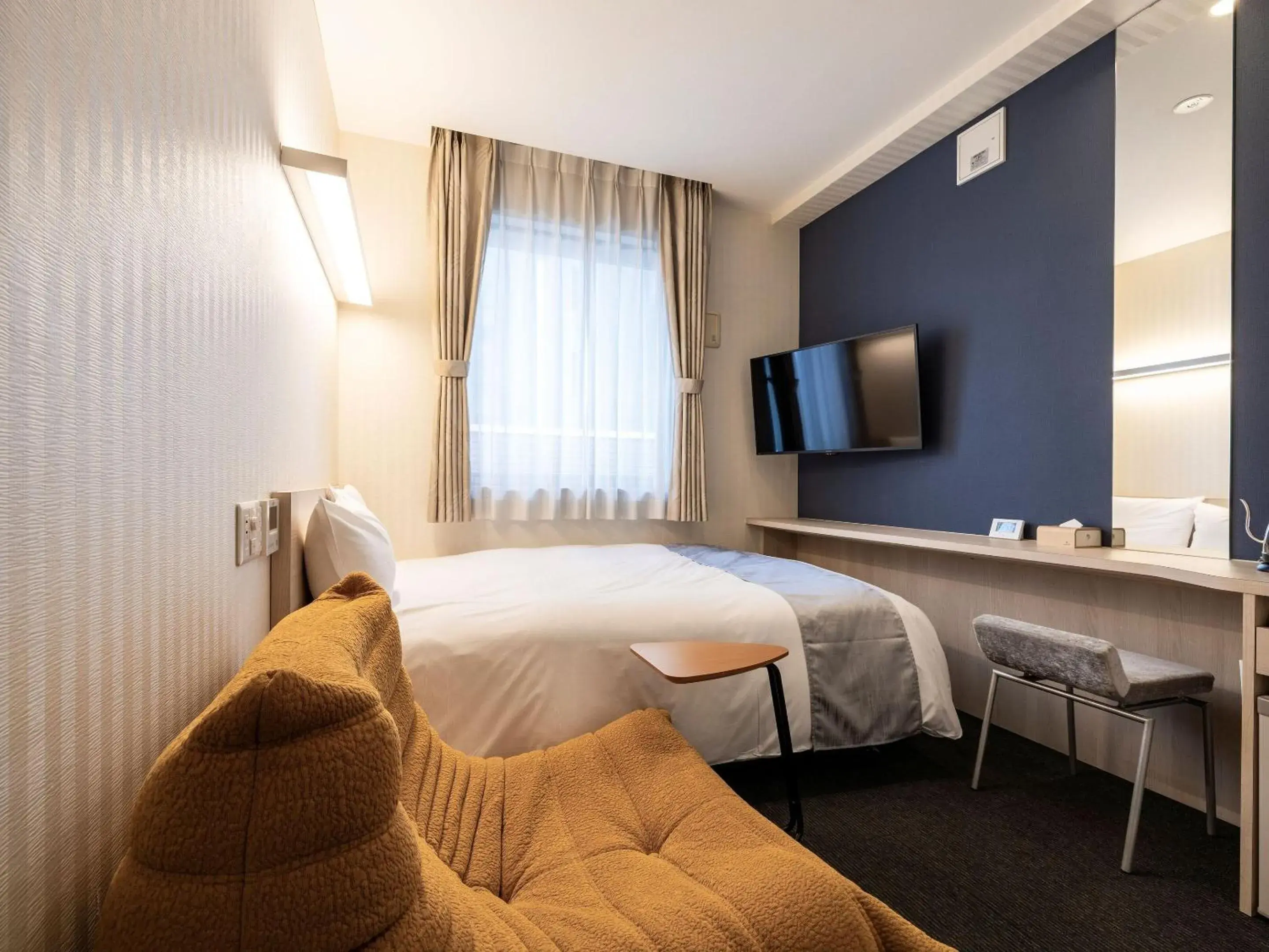 Photo of the whole room, Bed in KOKO HOTEL Hakata Shinkansenguchi - formerly Hotel Wing International Hakata Shinkansenguchi Photo of the whole room, Bed in KOKO HOTEL Hakata Shinkansenguchi - formerly Hotel Wing International Hakata Shinkansenguchi