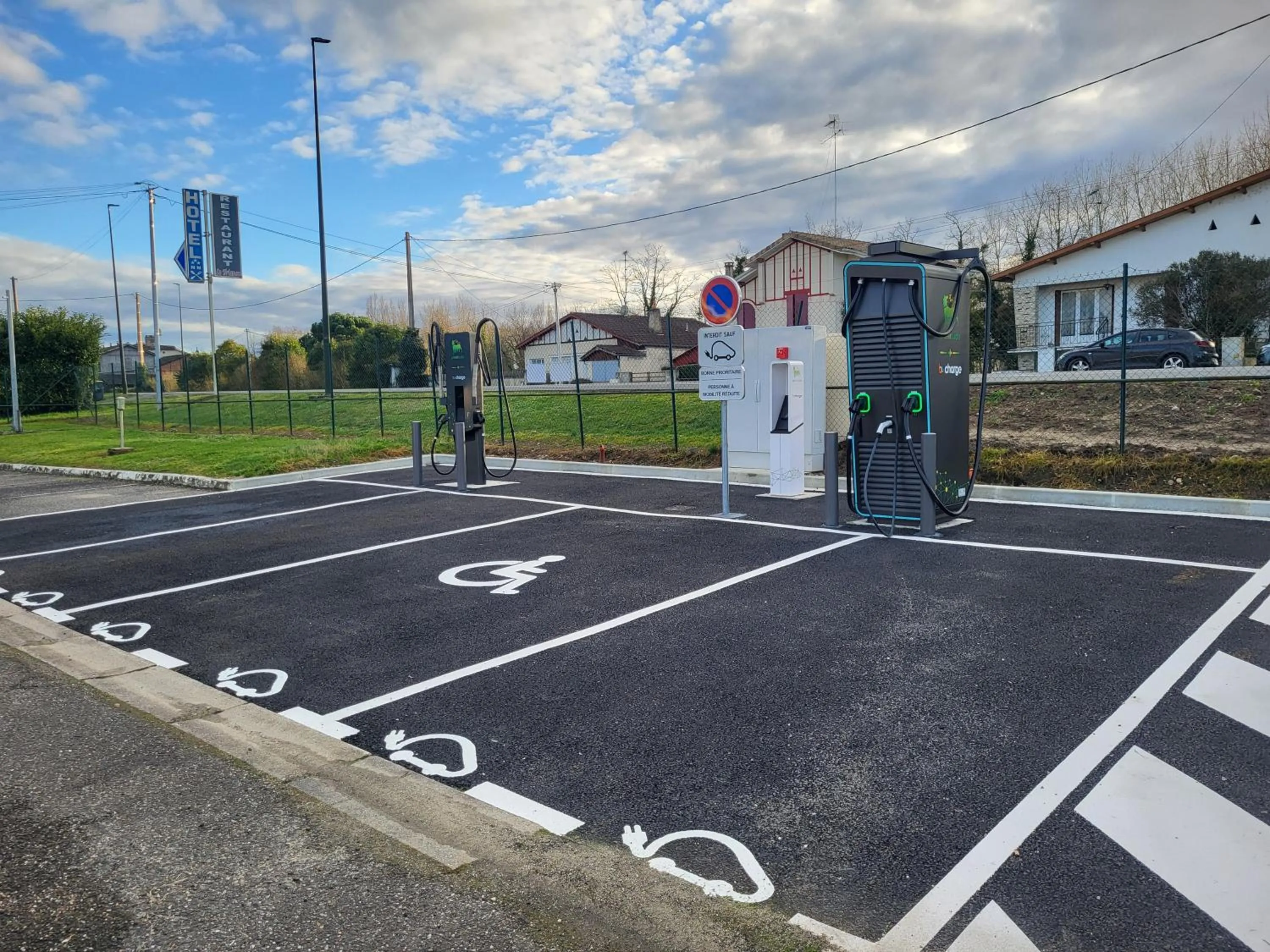 Parking in Citotel Hôtel Le Capricorne