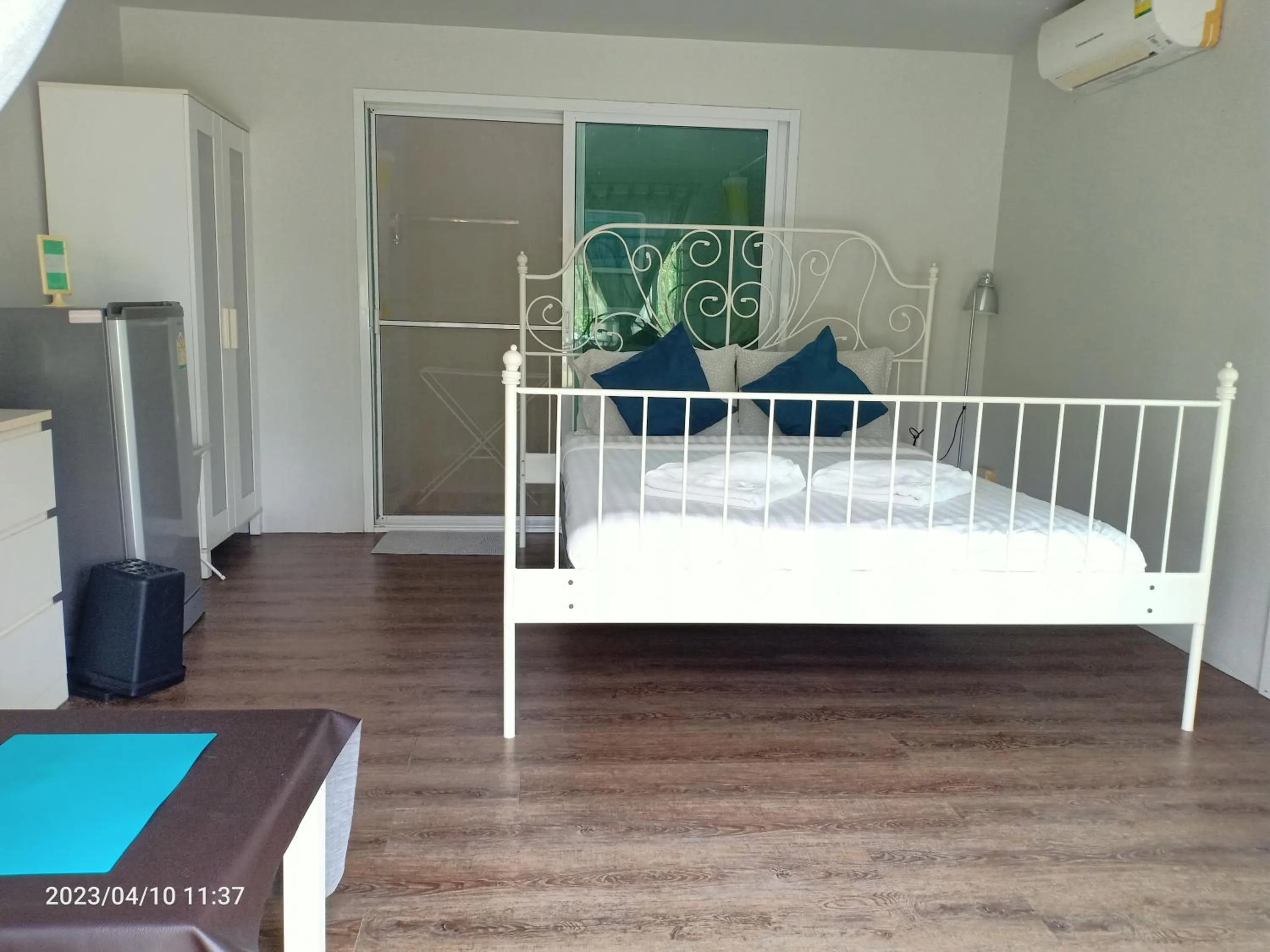 Property building, Bed in Naivacha Tent Koh Mak