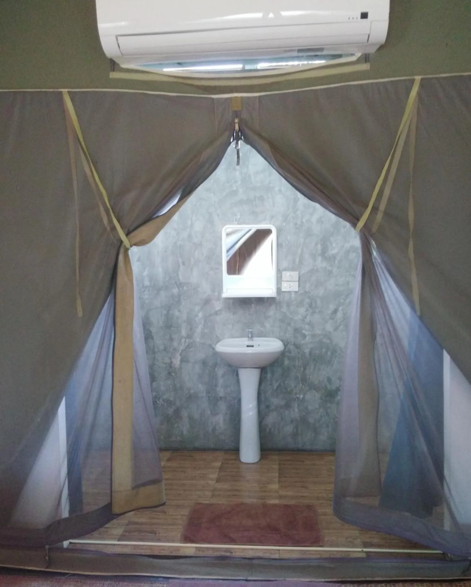 Bathroom in Naivacha Tent Koh Mak