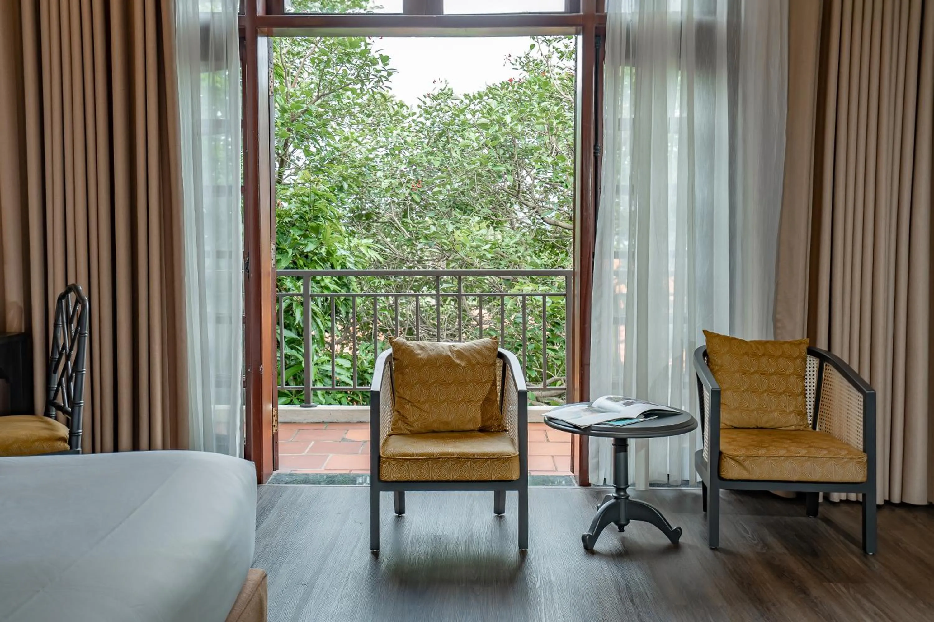 Patio, Bed in Tuan Chau Resort Ha Long