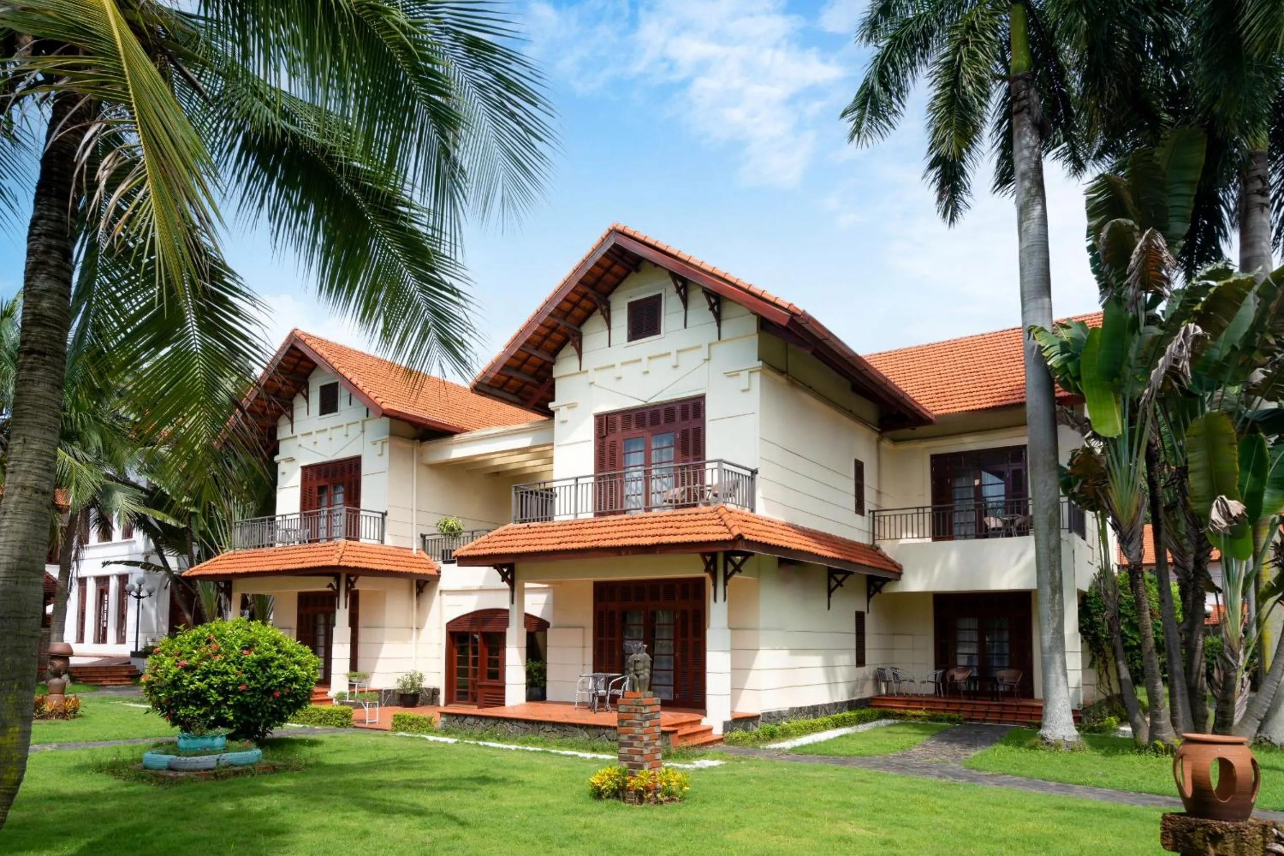 Property building in Tuan Chau Resort Ha Long