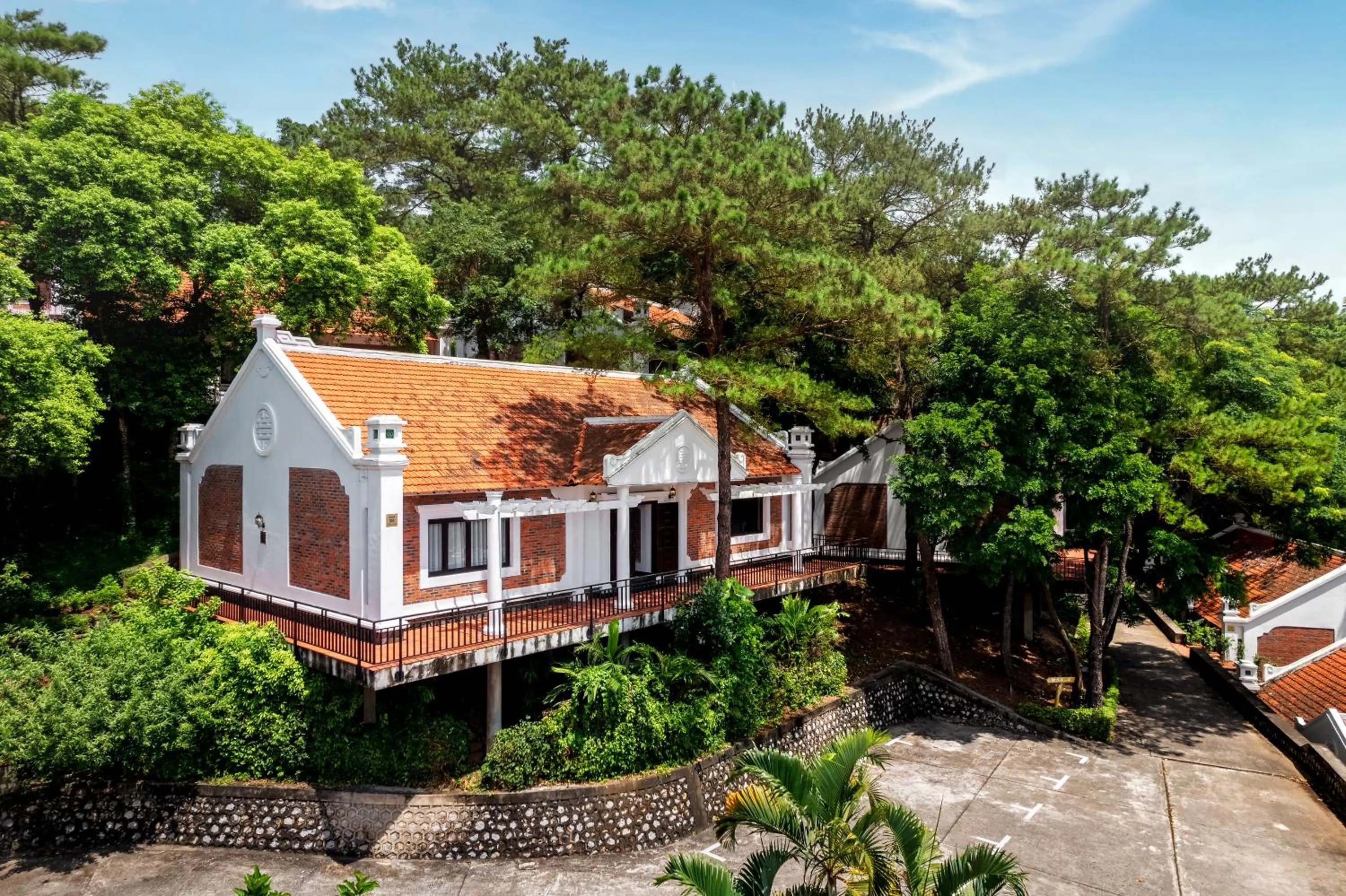 Property building in Tuan Chau Resort Ha Long