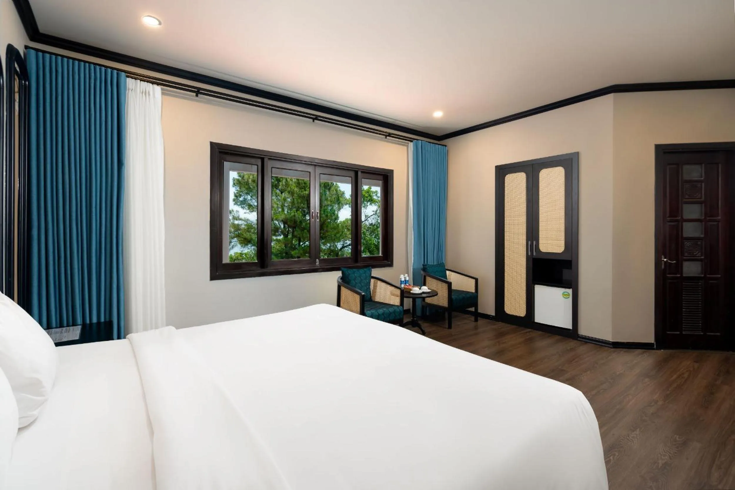 Bedroom, Bed in Tuan Chau Resort Ha Long