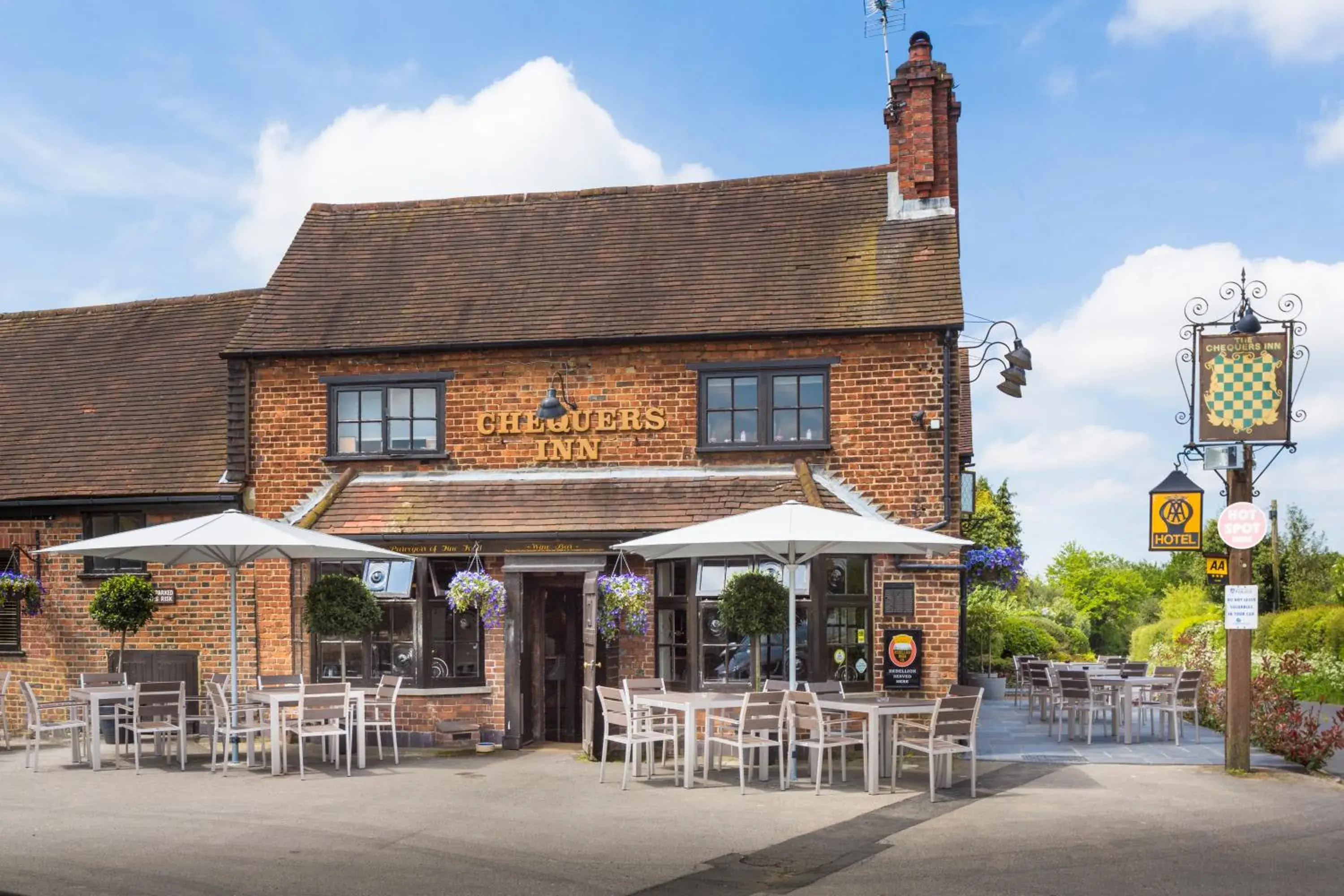 Patio, Property Building in The Chequers Inn