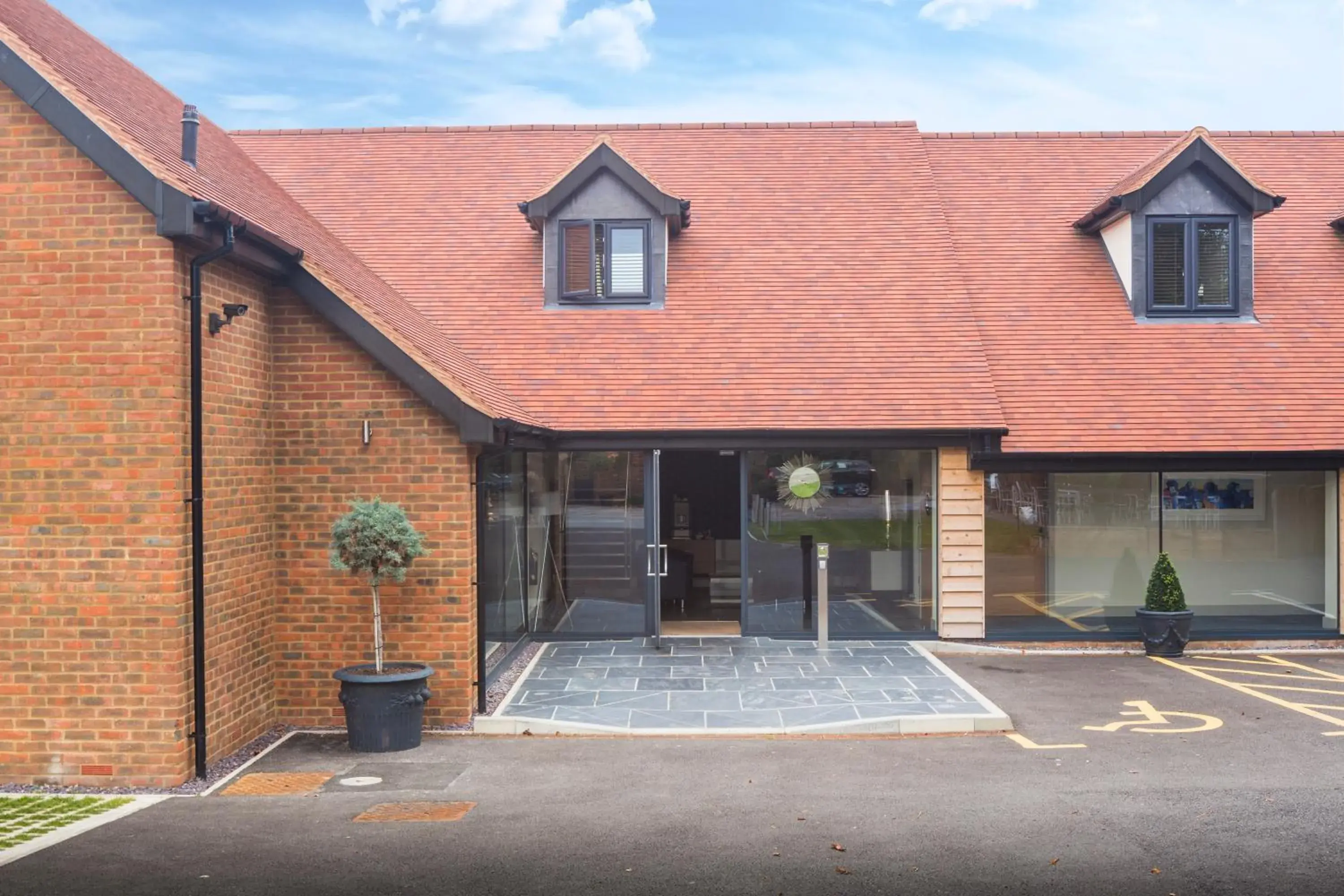 Facade/entrance in The Chequers Inn