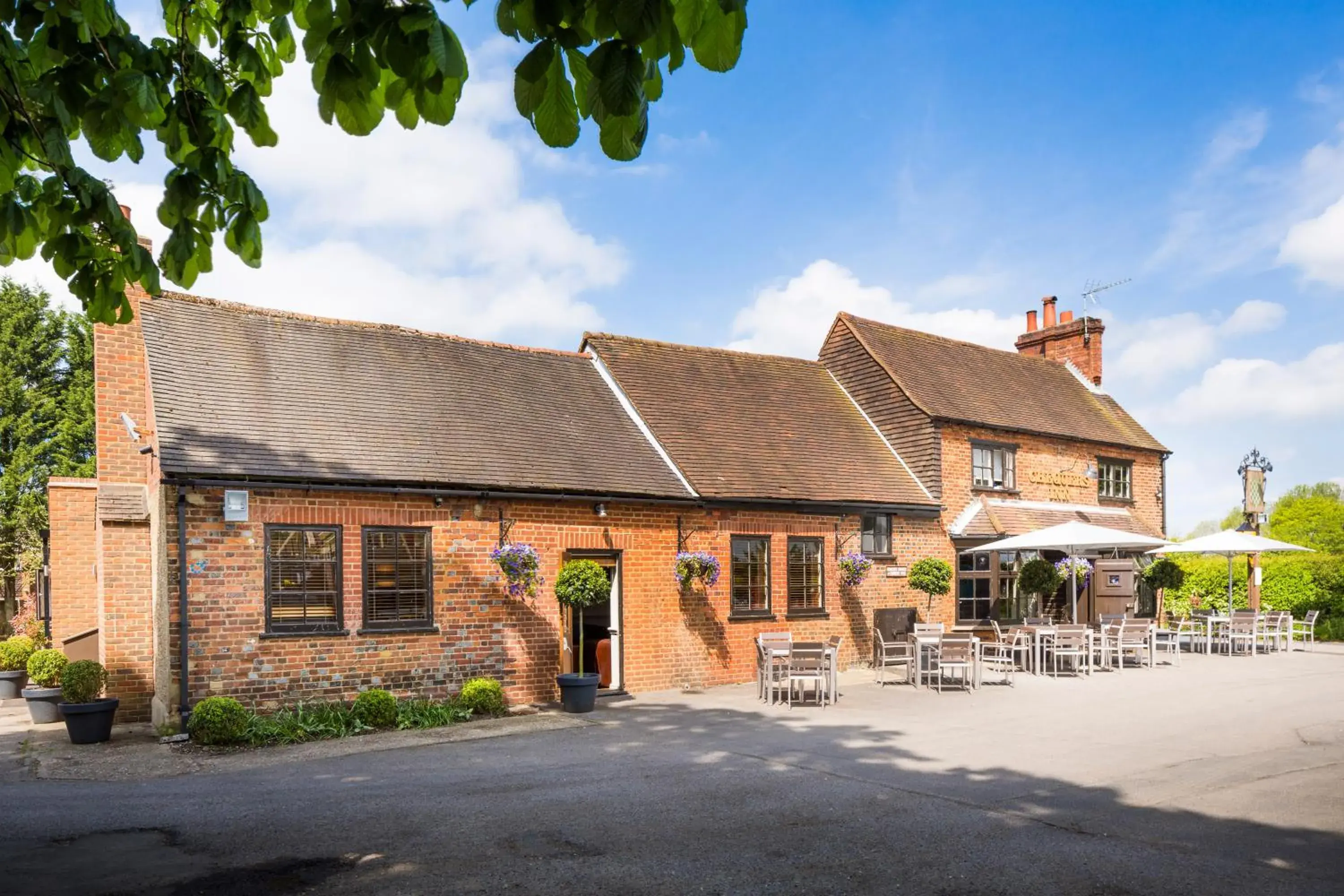 Patio, Property Building in The Chequers Inn