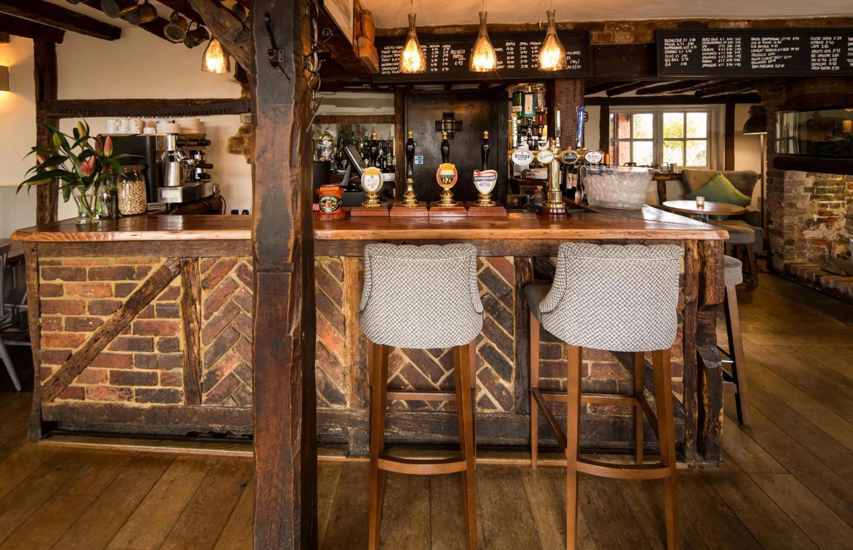 Lounge or bar in The Chequers Inn