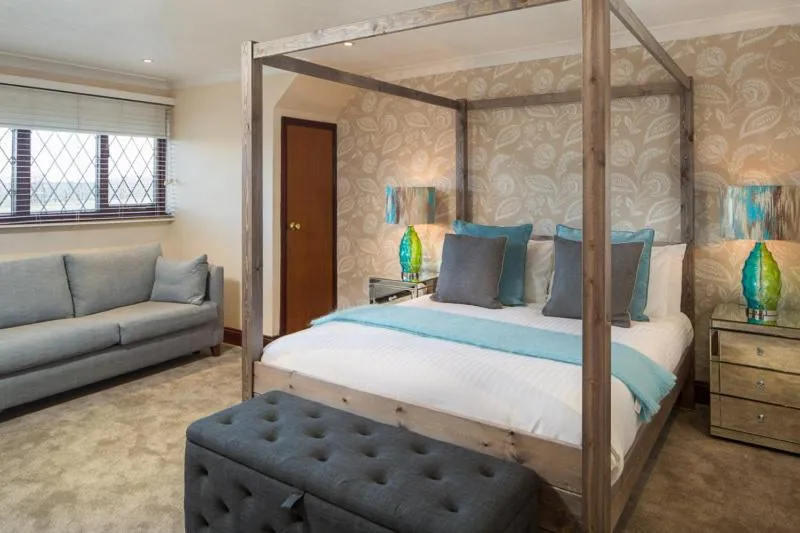 Bedroom, Bed in The Chequers Inn