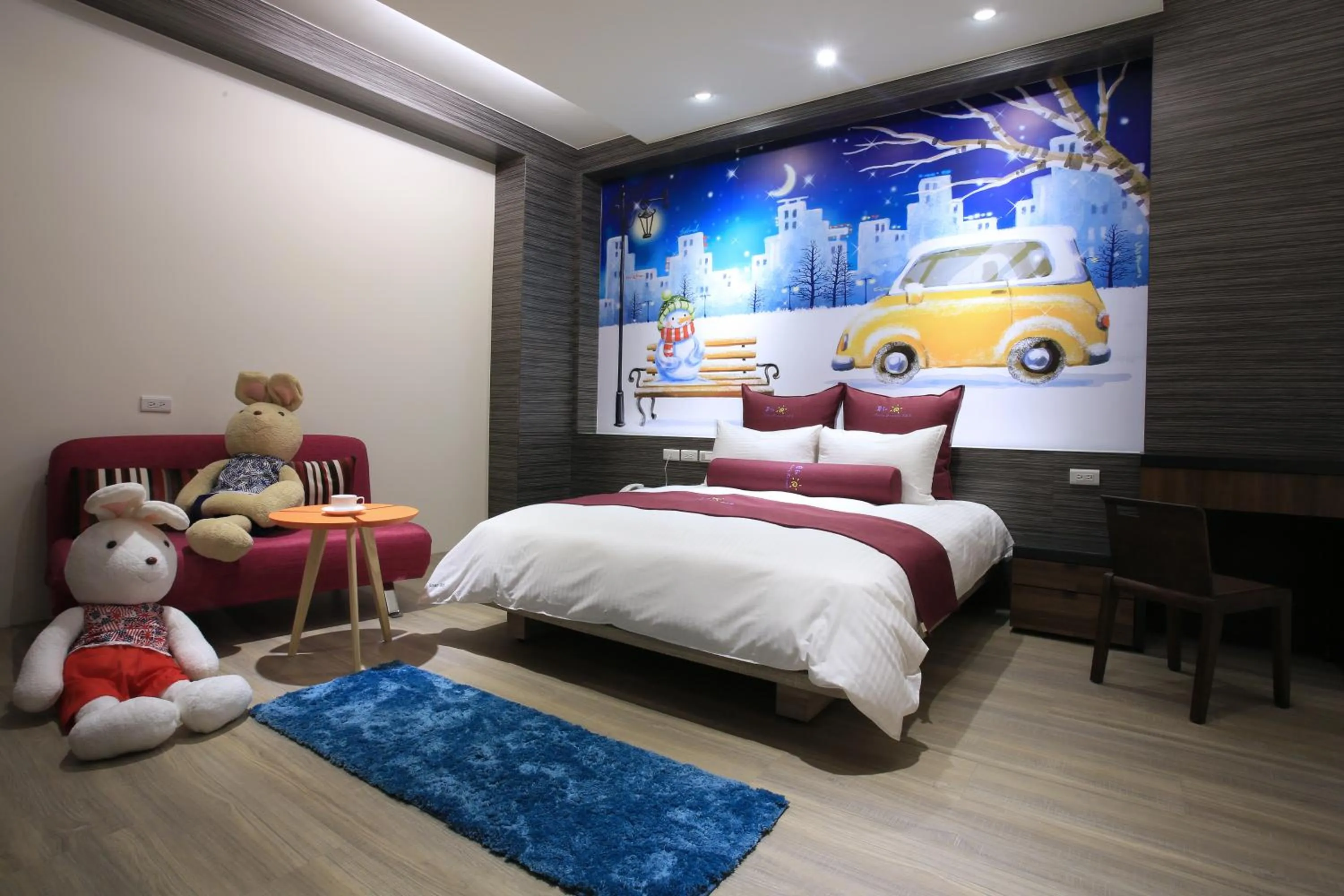 Garden, Bed in Early Summer