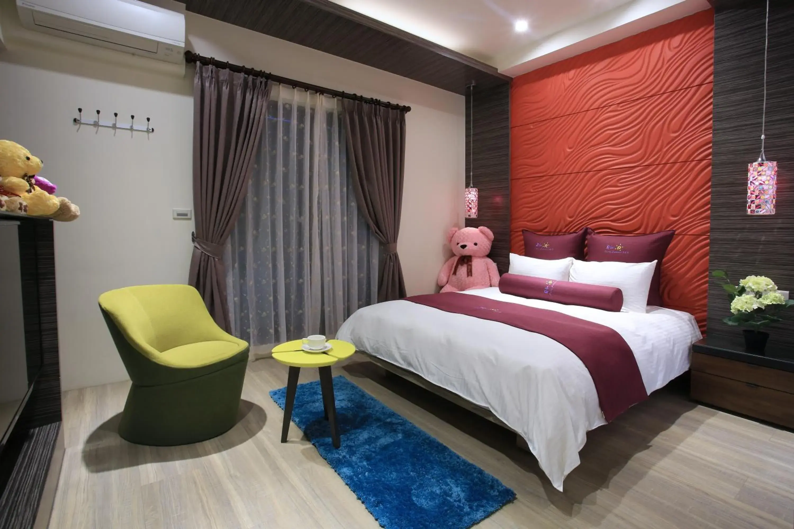 Garden, Bed in Early Summer Garden, Bed in Early Summer