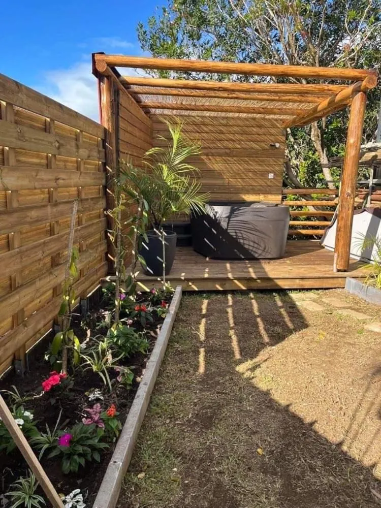 Garden view in Villa Niagara avec Spa