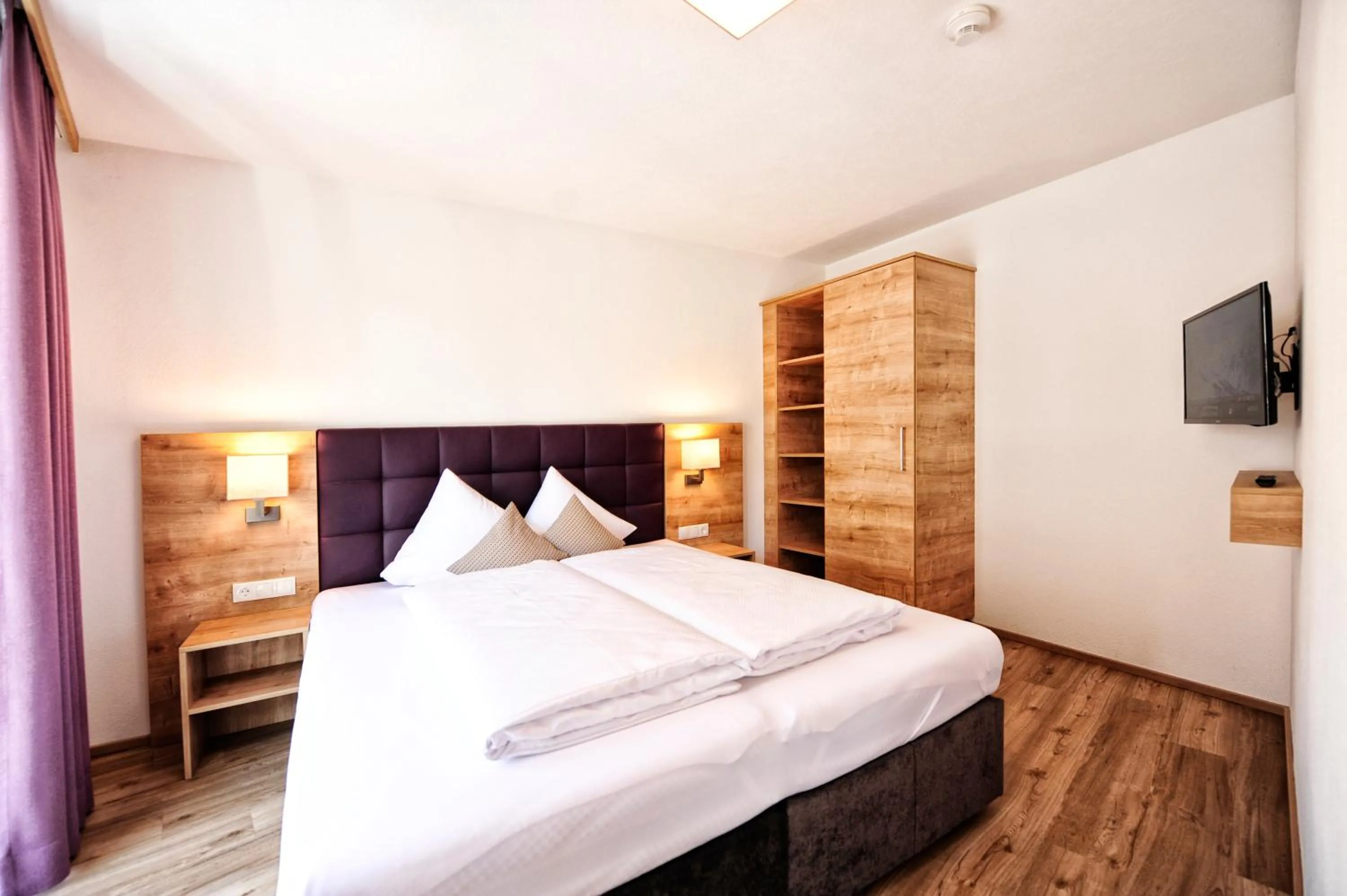 Amaris Apartments