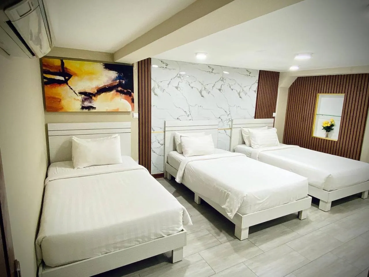 Bedroom, Bed in DE Hotel