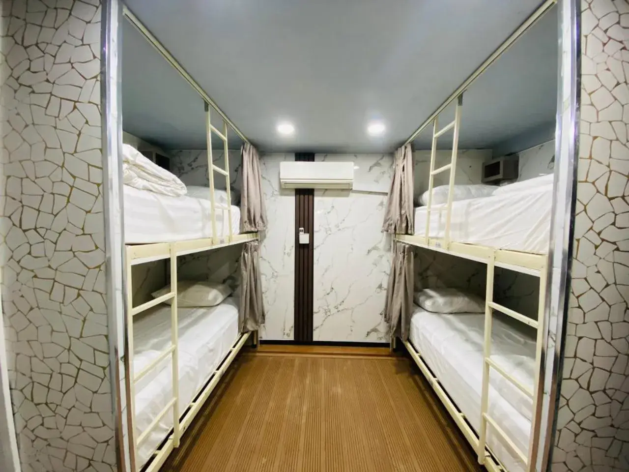 Bedroom, Bed in DE Hotel Bedroom, Bed in DE Hotel