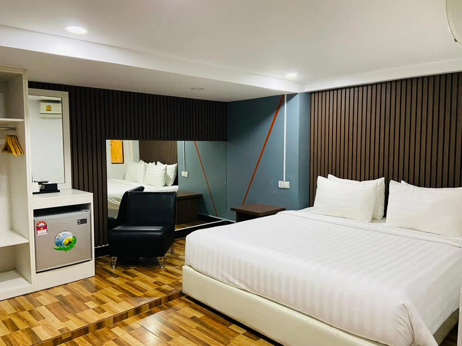 Bedroom, Bed in DE Hotel