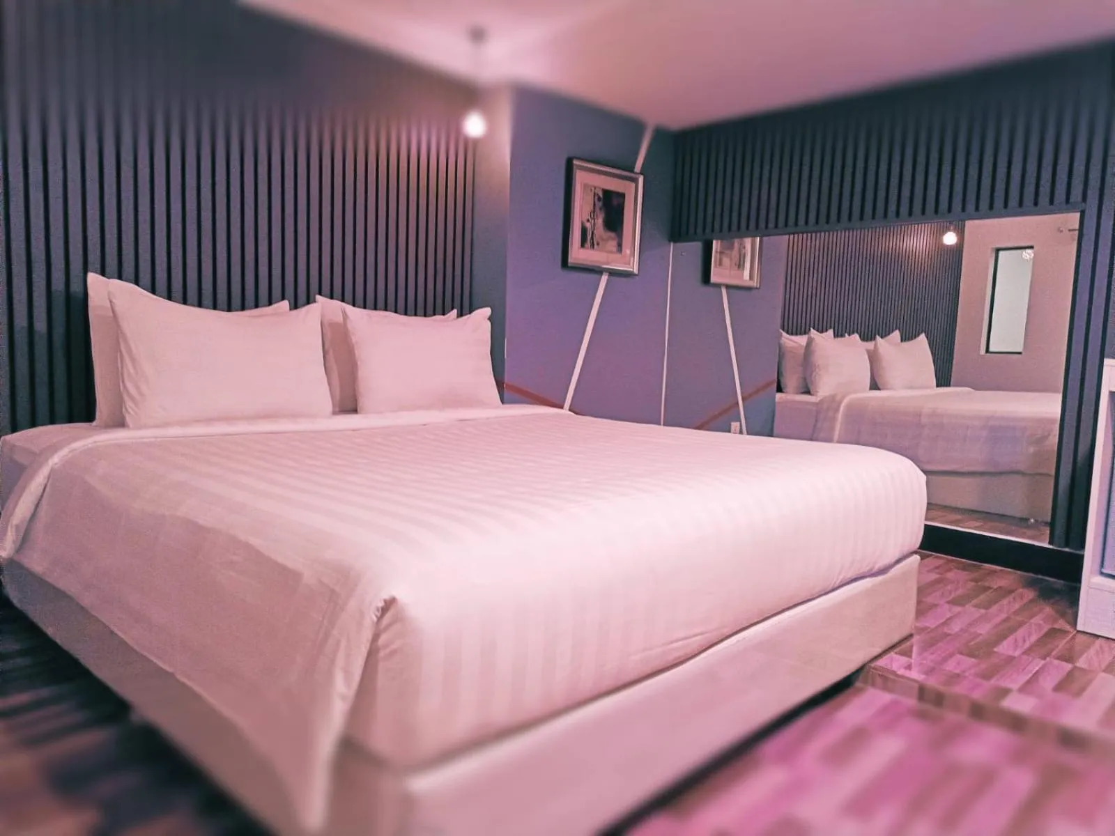 Bedroom, Bed in DE Hotel