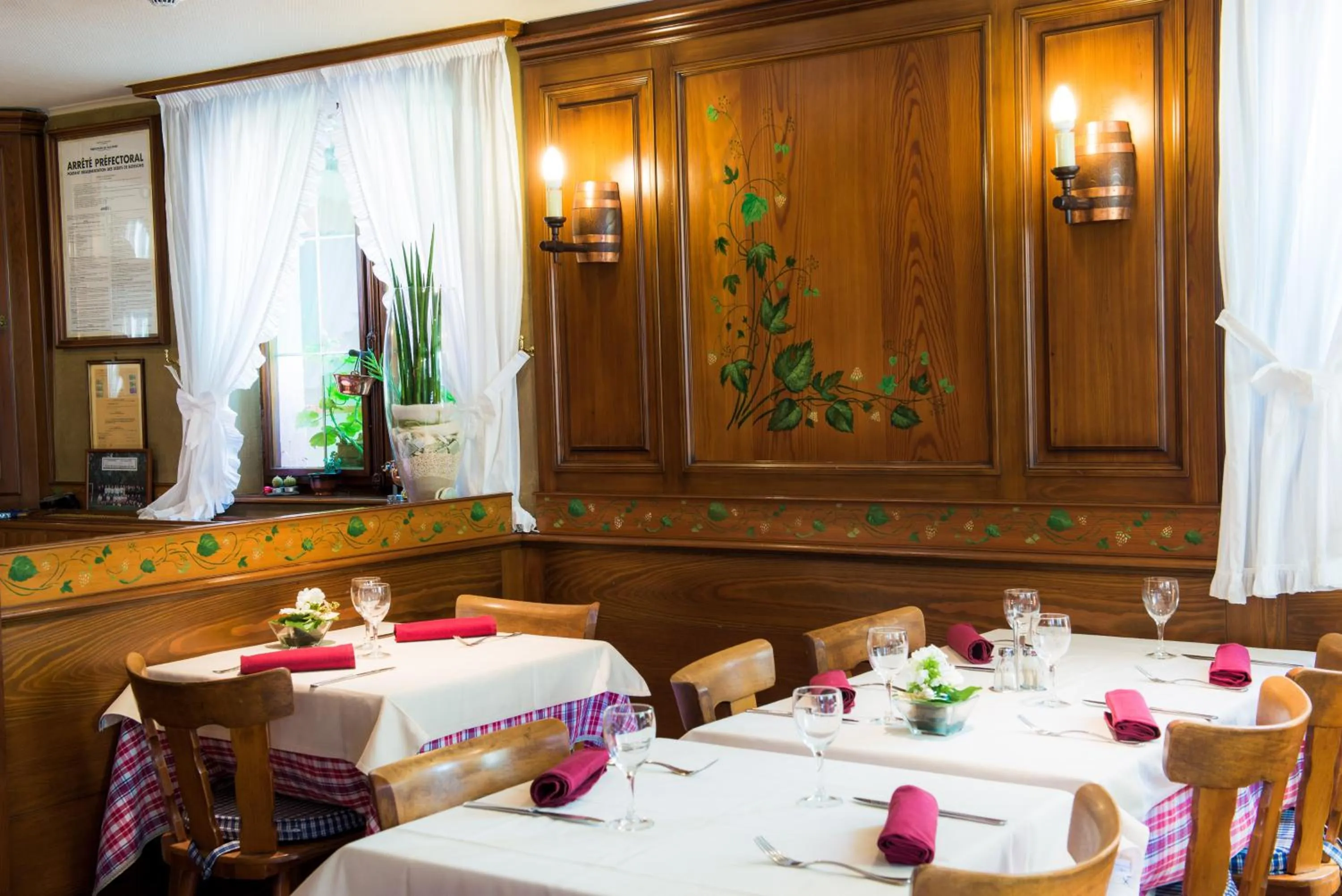 Restaurant/places to eat in Logis Hotel Restaurant A L'Etoile