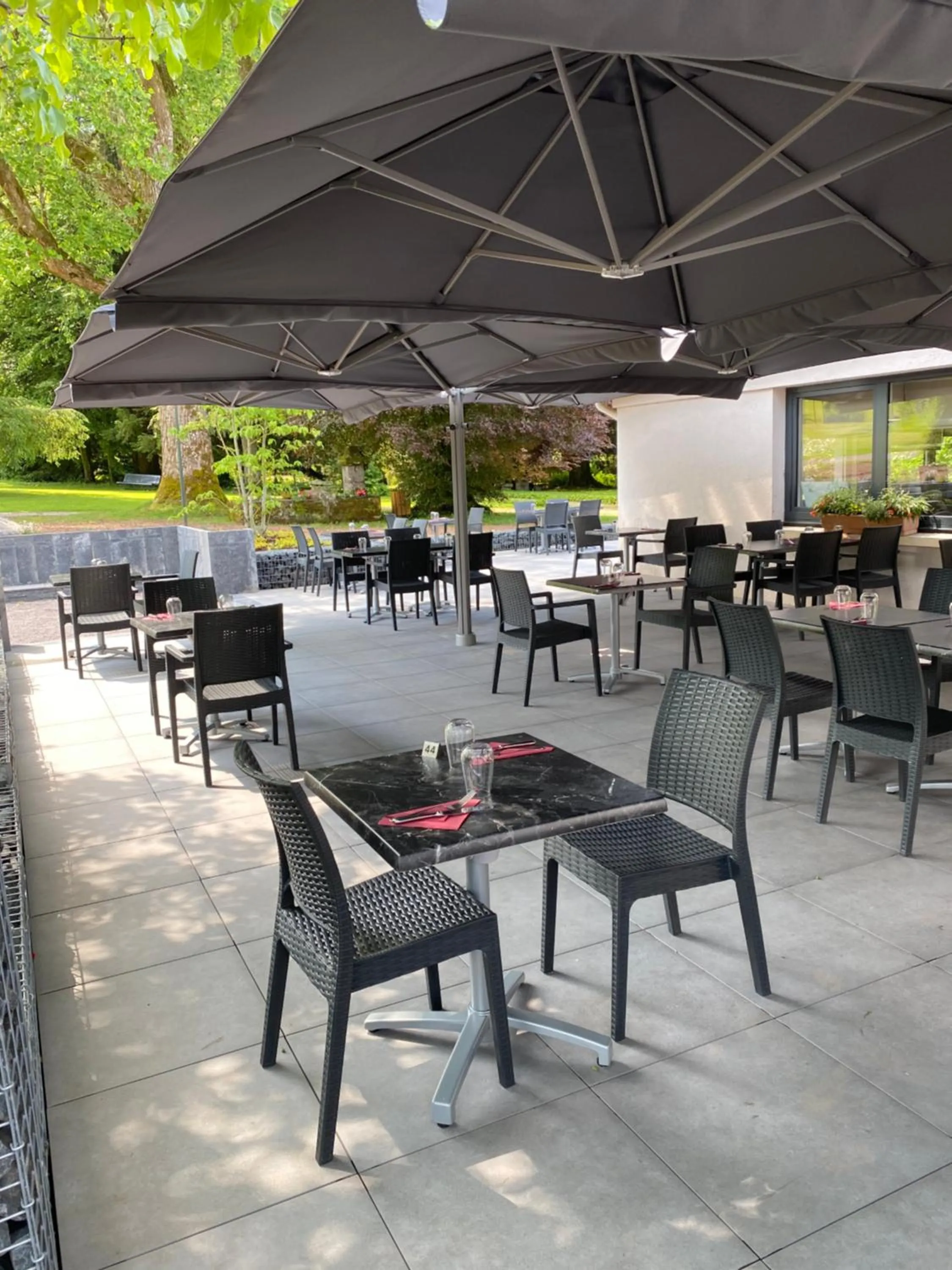 Patio in Logis La Résidence