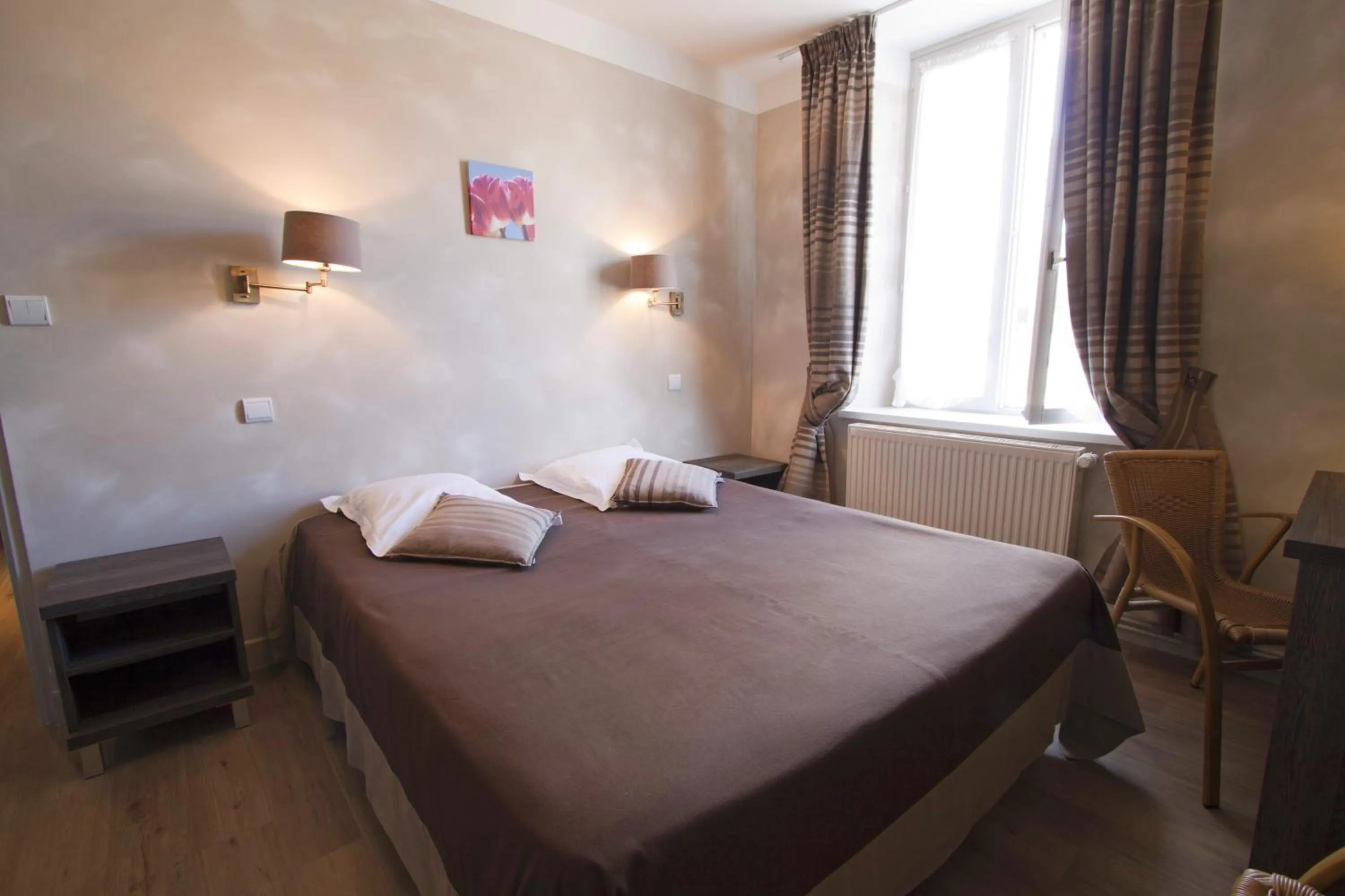 Bedroom, Bed in Logis La Résidence