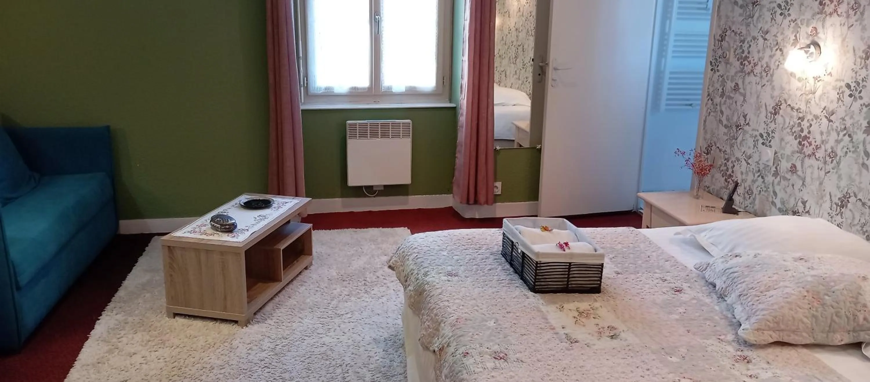 Bedroom, Bed in Logis Hôtel Restaurant La Vieille Auberge, Art and Gallery