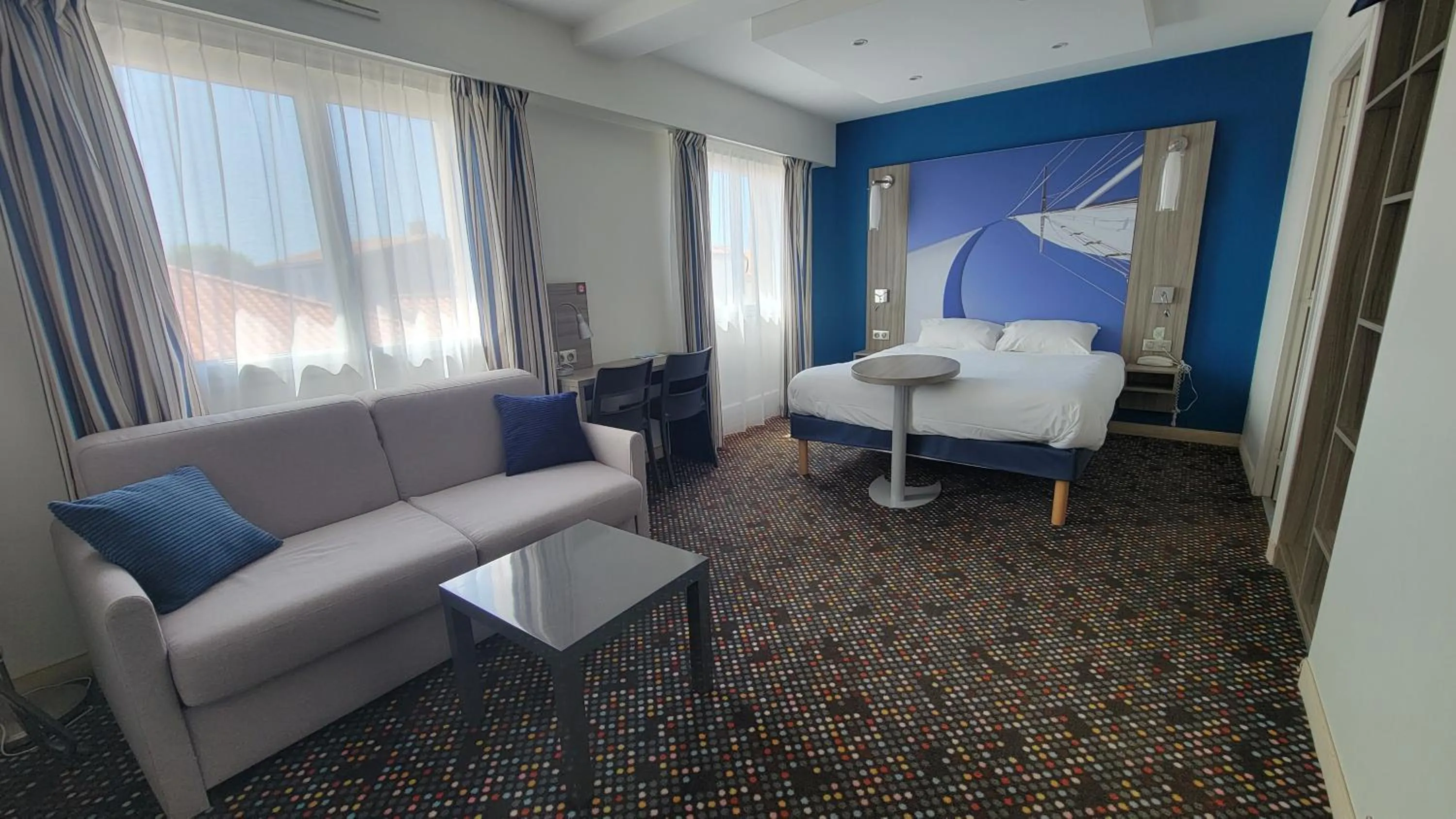 Bedroom, Bed in ibis Styles St Gilles Croix de Vie centre-ville