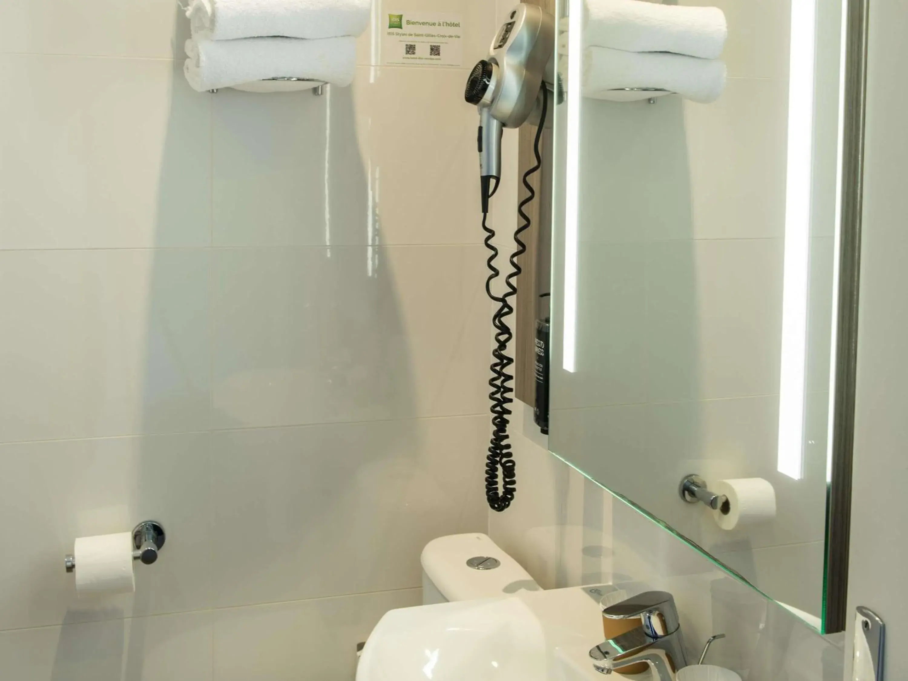 Bedroom in ibis Styles St Gilles Croix de Vie centre-ville Bedroom in ibis Styles St Gilles Croix de Vie centre-ville