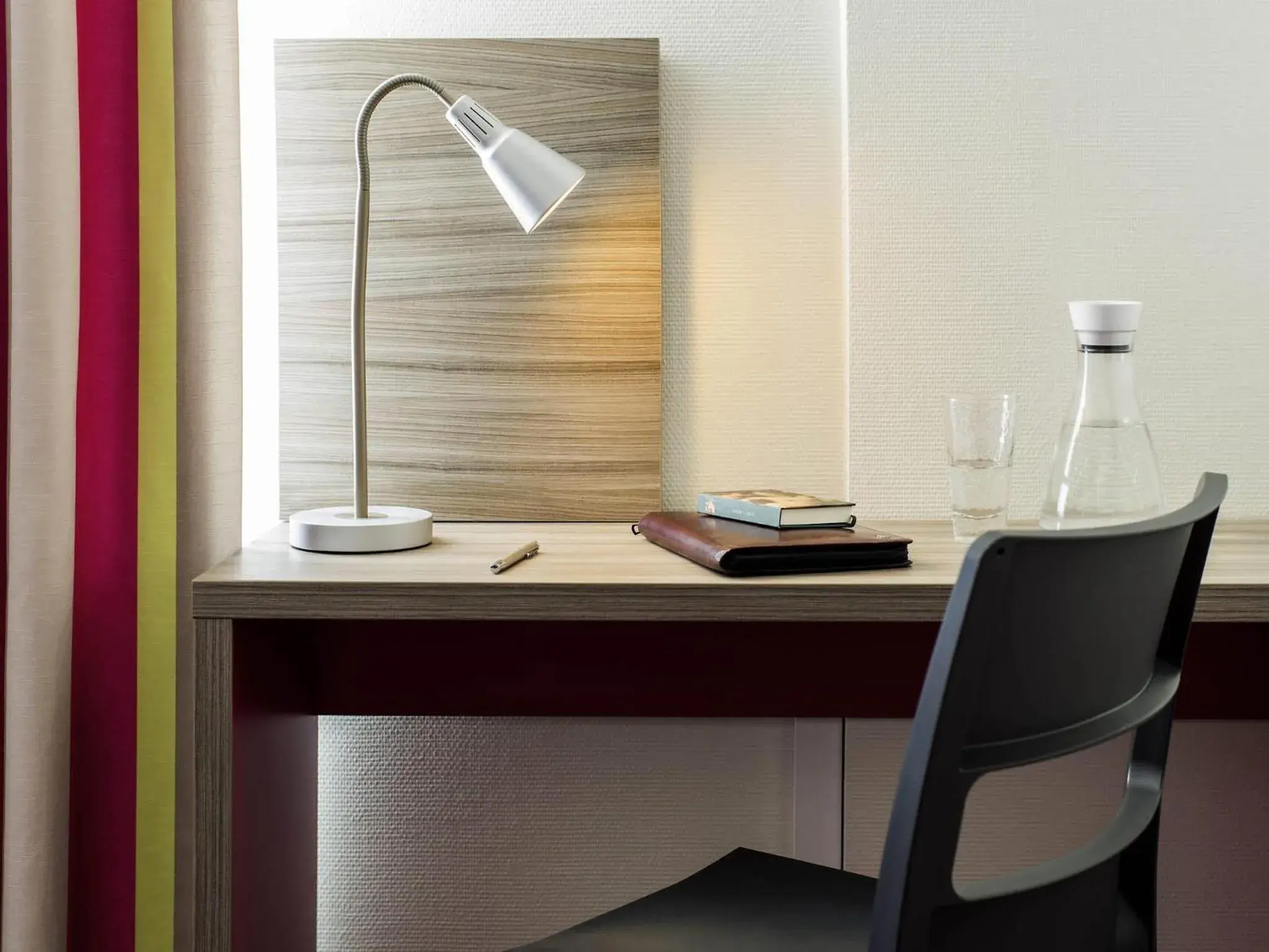 Bedroom in ibis Styles St Gilles Croix de Vie centre-ville Bedroom in ibis Styles St Gilles Croix de Vie centre-ville