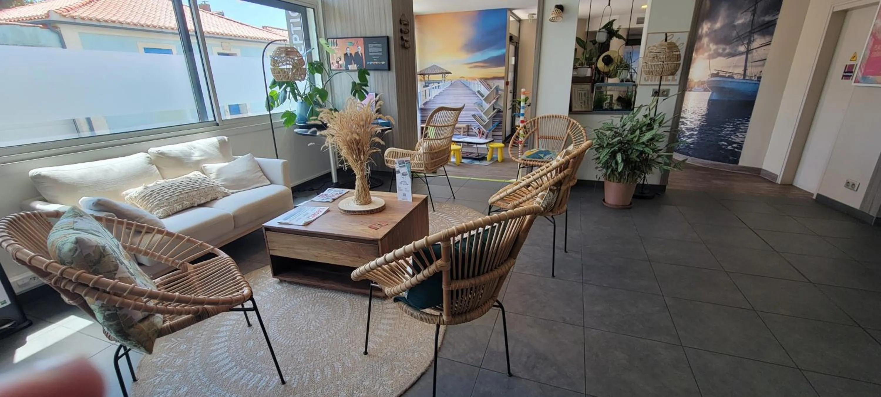 Lobby or reception in ibis Styles St Gilles Croix de Vie centre-ville